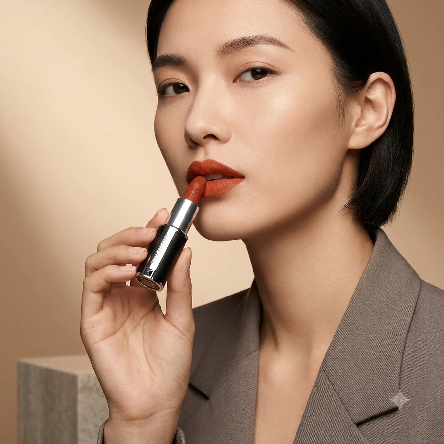 Помада Givenchy Le Rouge Velvet Matte Long-Lasting Lipstick 2.3 г N05 GEORGE 5