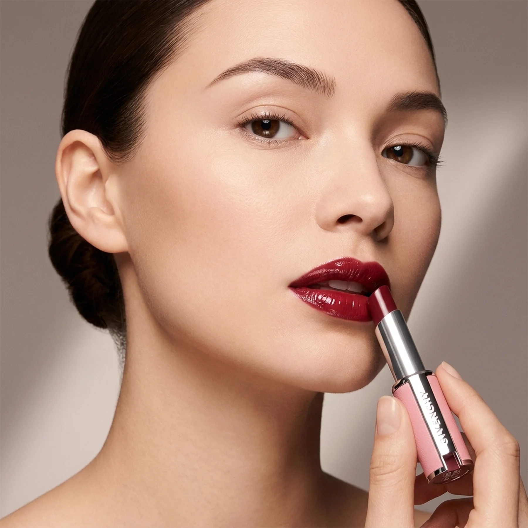 Помада Givenchy Rose Perfecto Shine Serum Lip Oil Stick 3.2 г 335 Deep Red