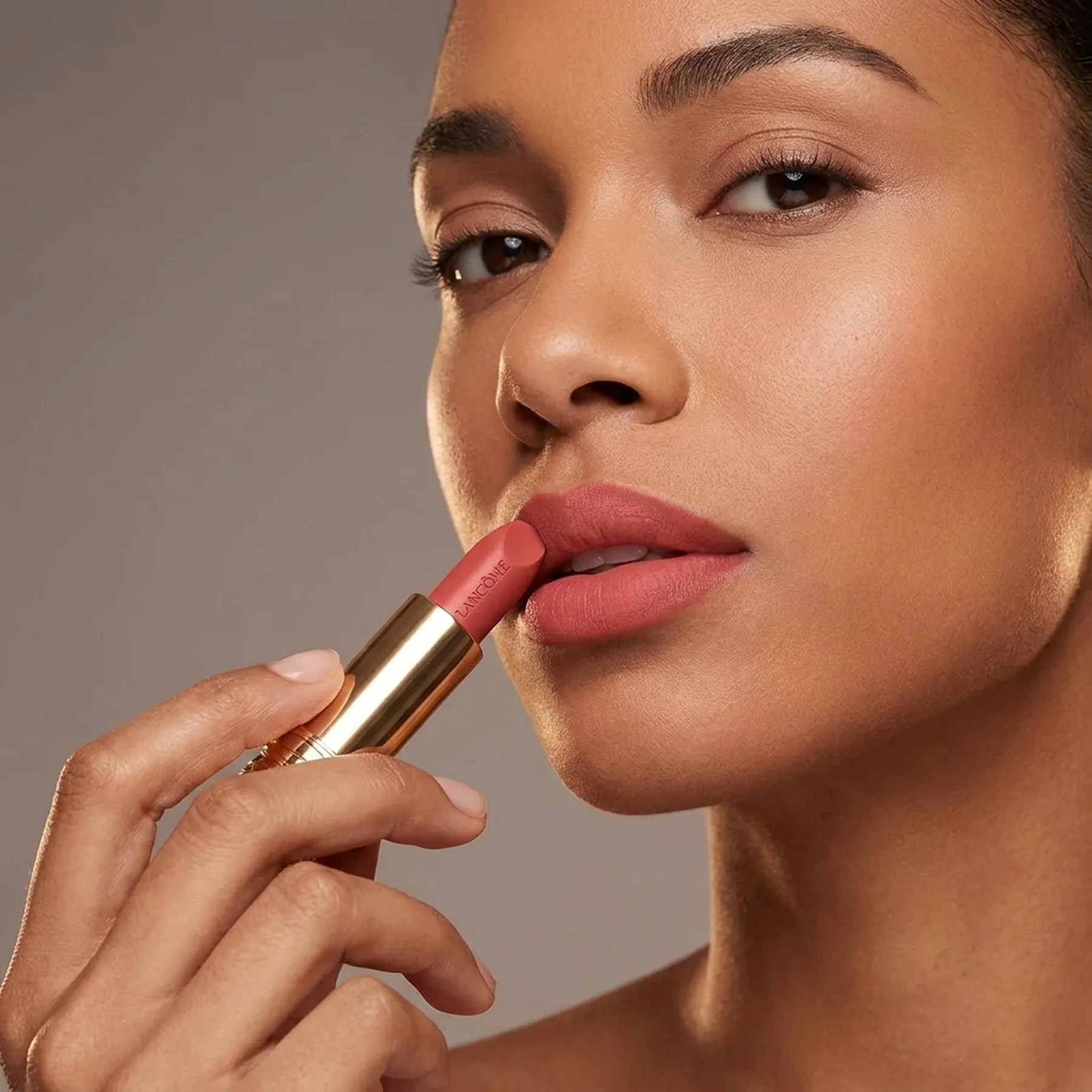 Помада Lancome L'Absolu Rouge Intimatte Soft-Blurred Matte Lipstick 3.4 г 274