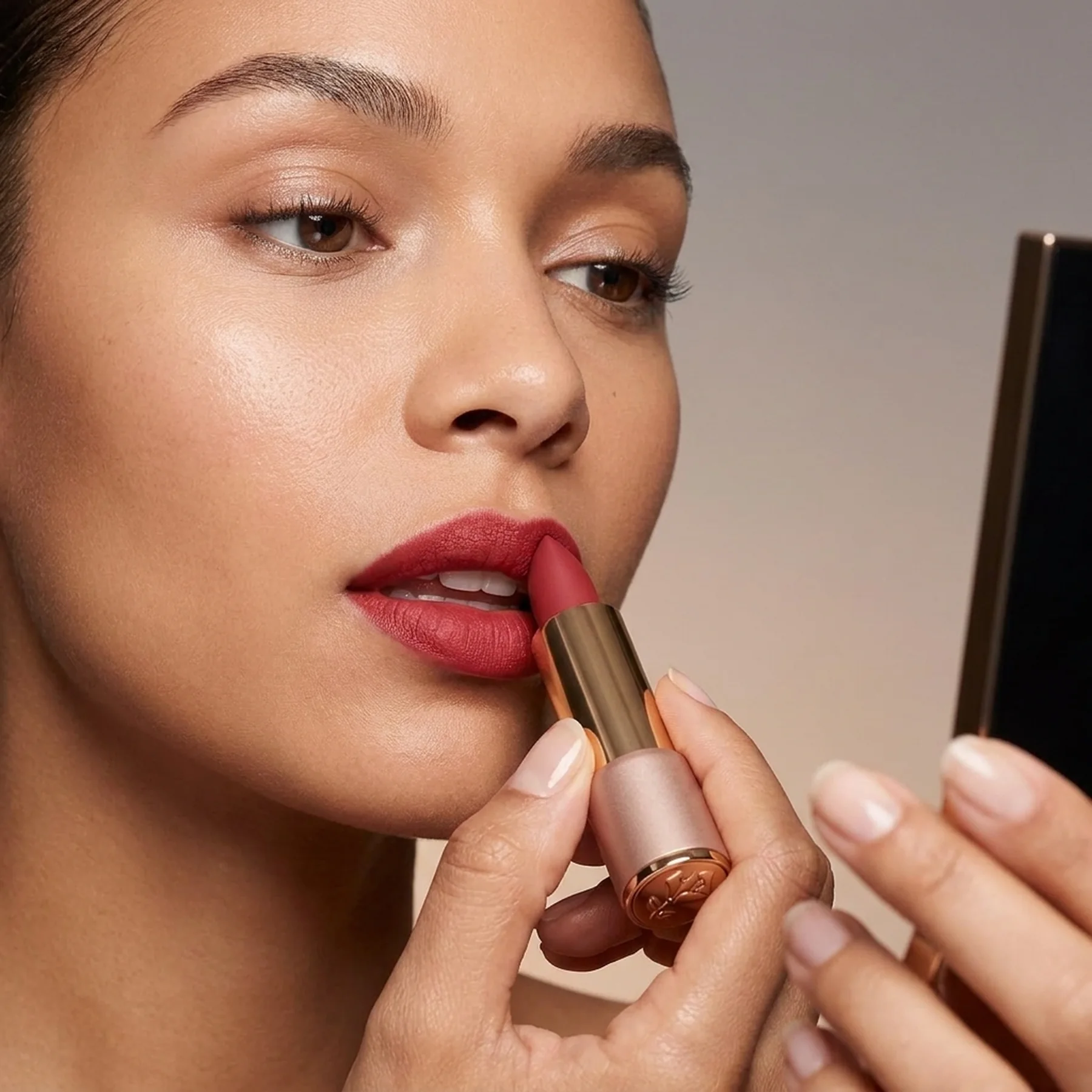 Помада Lancome L'Absolu Rouge Intimatte Soft-Blurred Matte Lipstick 3.4 г 282