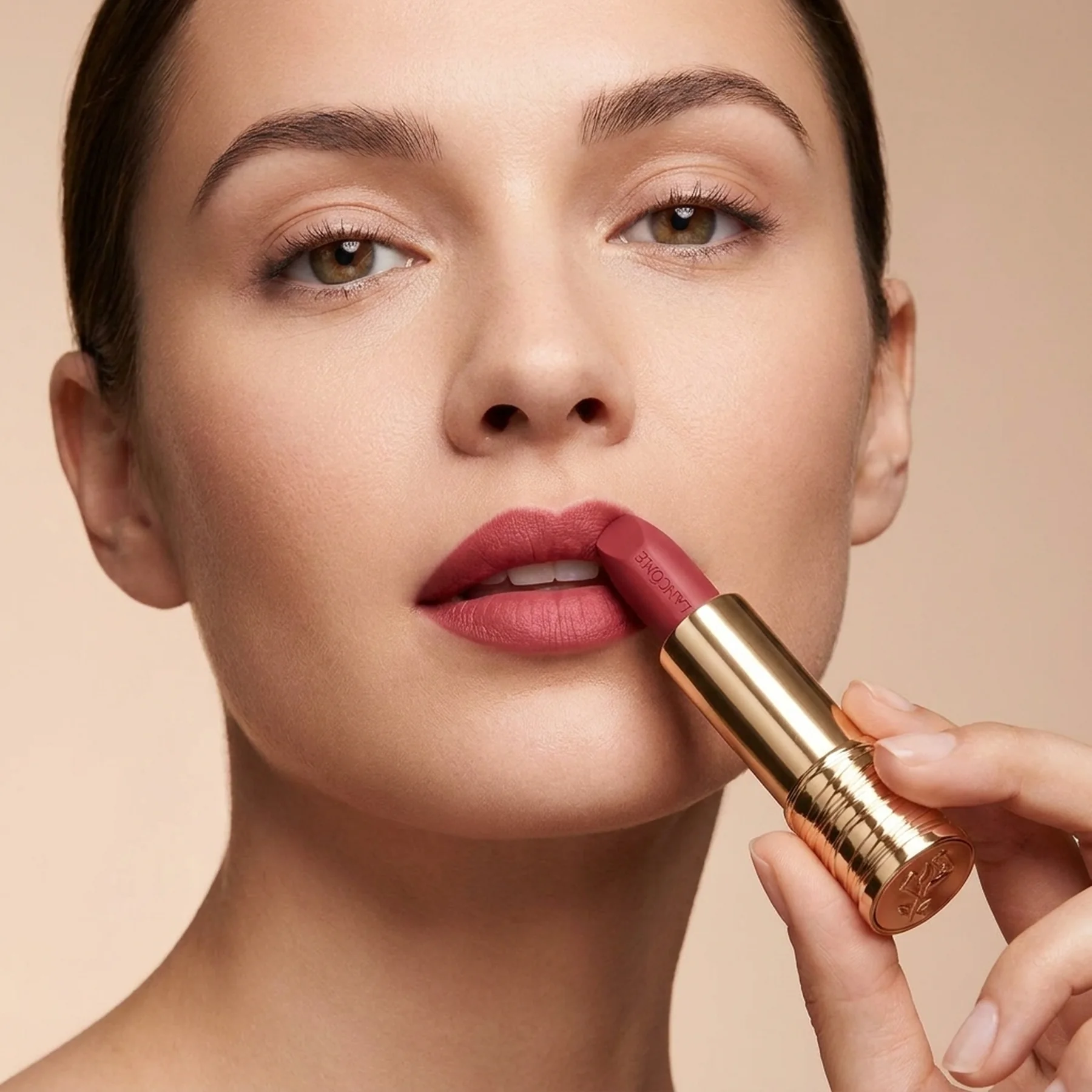 Помада Lancome L'Absolu Rouge Intimatte Soft-Blurred Matte Lipstick 3.4 г 525