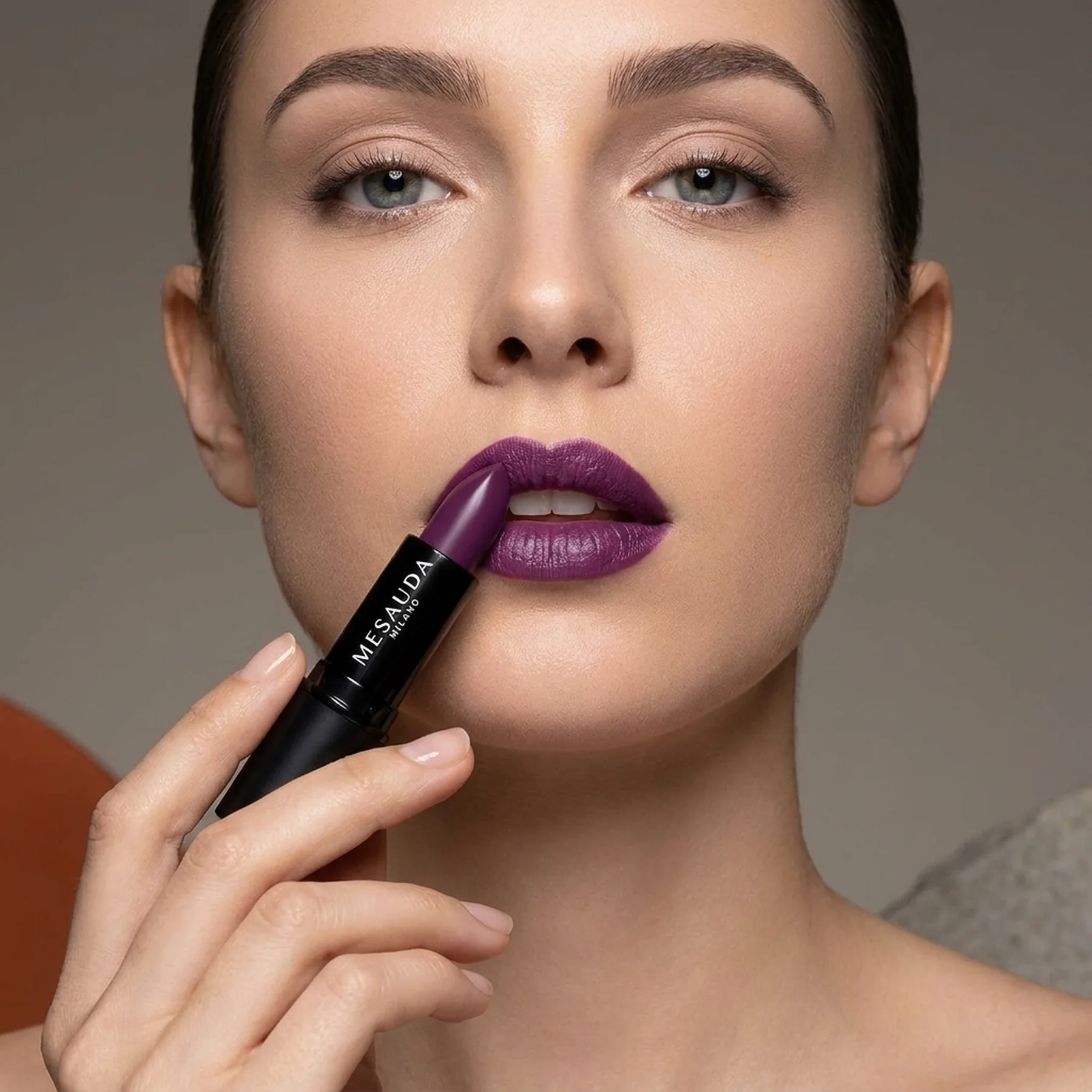 Помада MESAUDA Vibrant 3.5 г 518 Violet Idol Спрощений дизайн