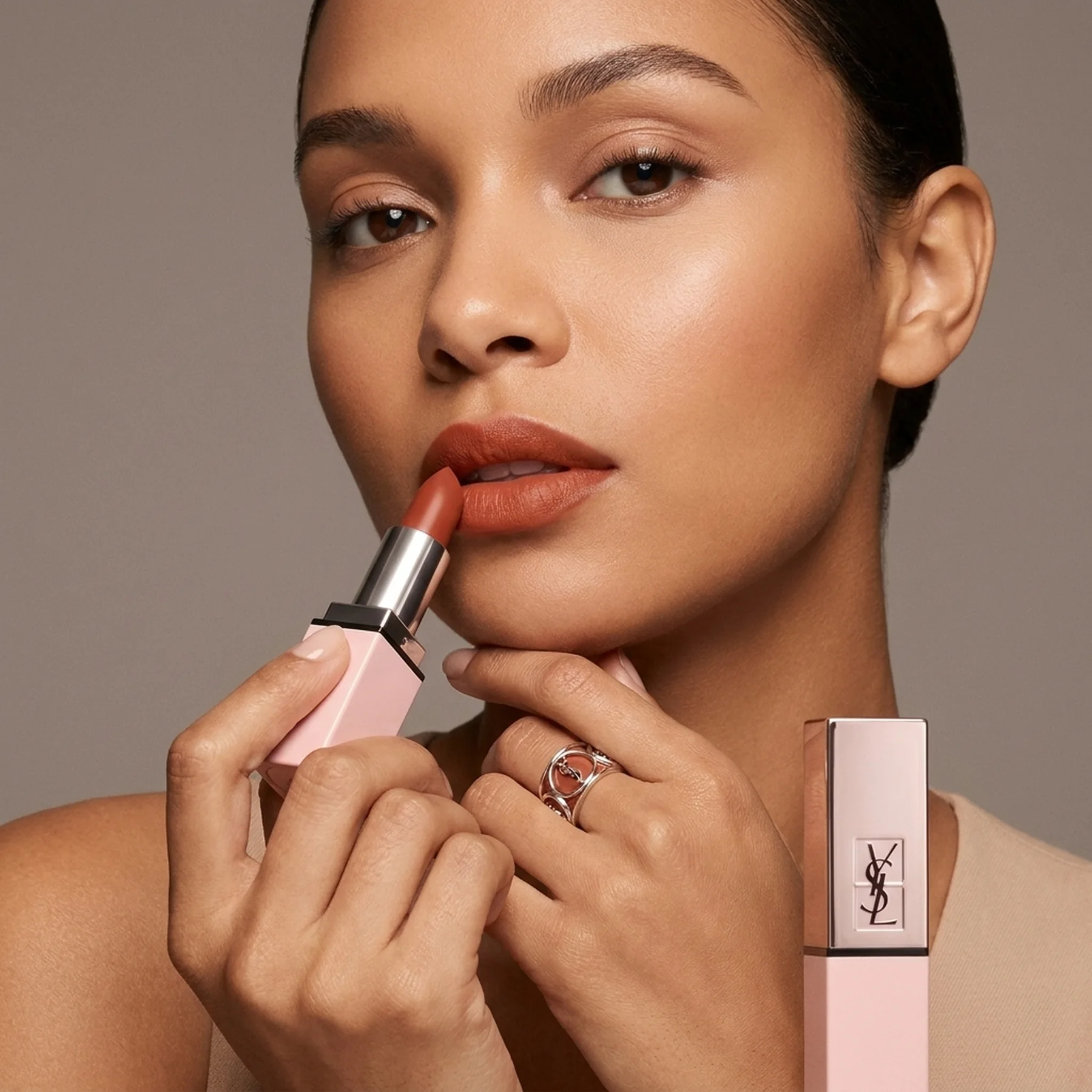 Помада Yves Saint Laurent Lovenude Lip Blusher 3 г 05 Apple Sin