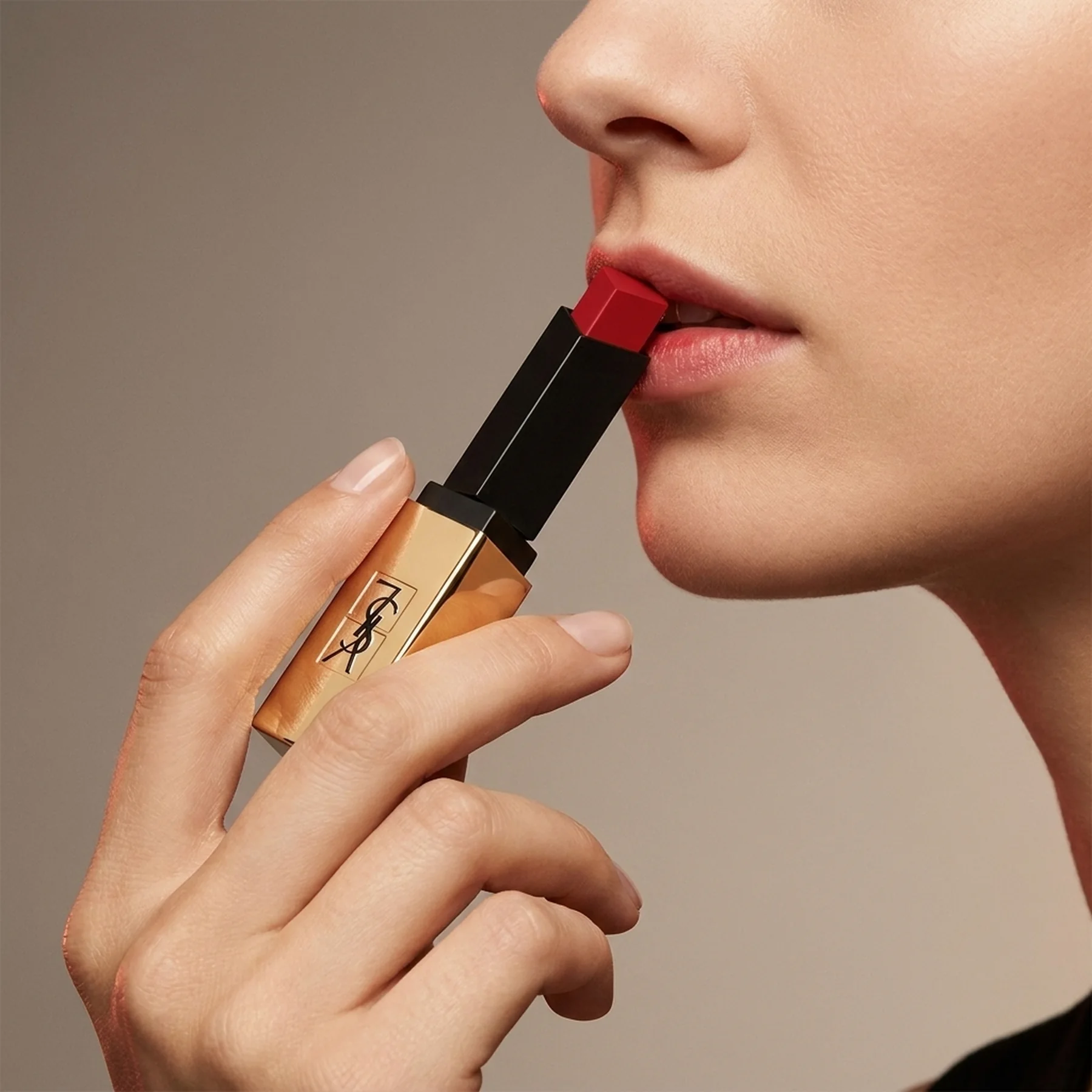 Помада Yves Saint Laurent Rouge Pur Couture The Slim 2.2 г 30 Rouge Rive Gauche
