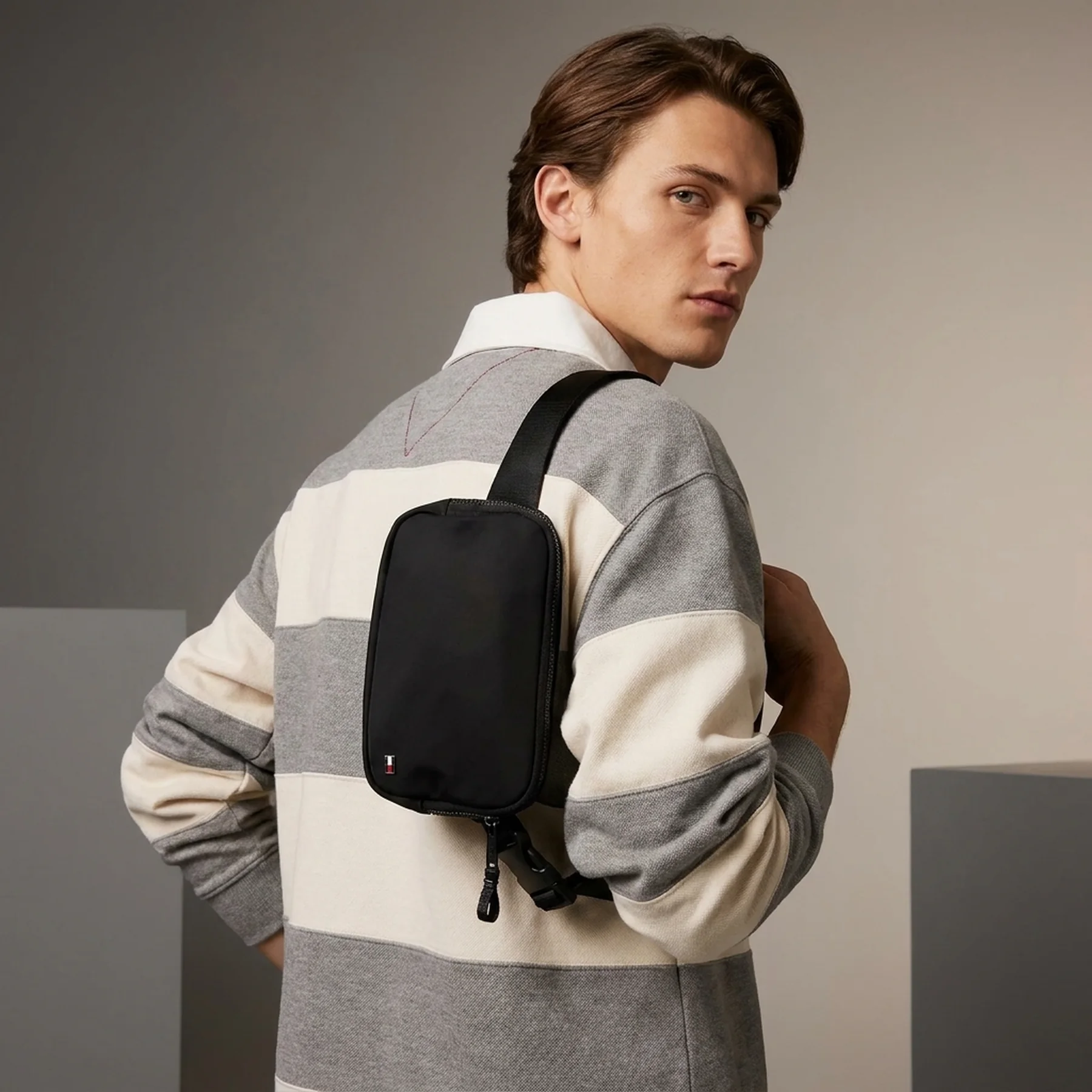 Поясна сумка Tommy Hilfiger 1159847412 Чорний