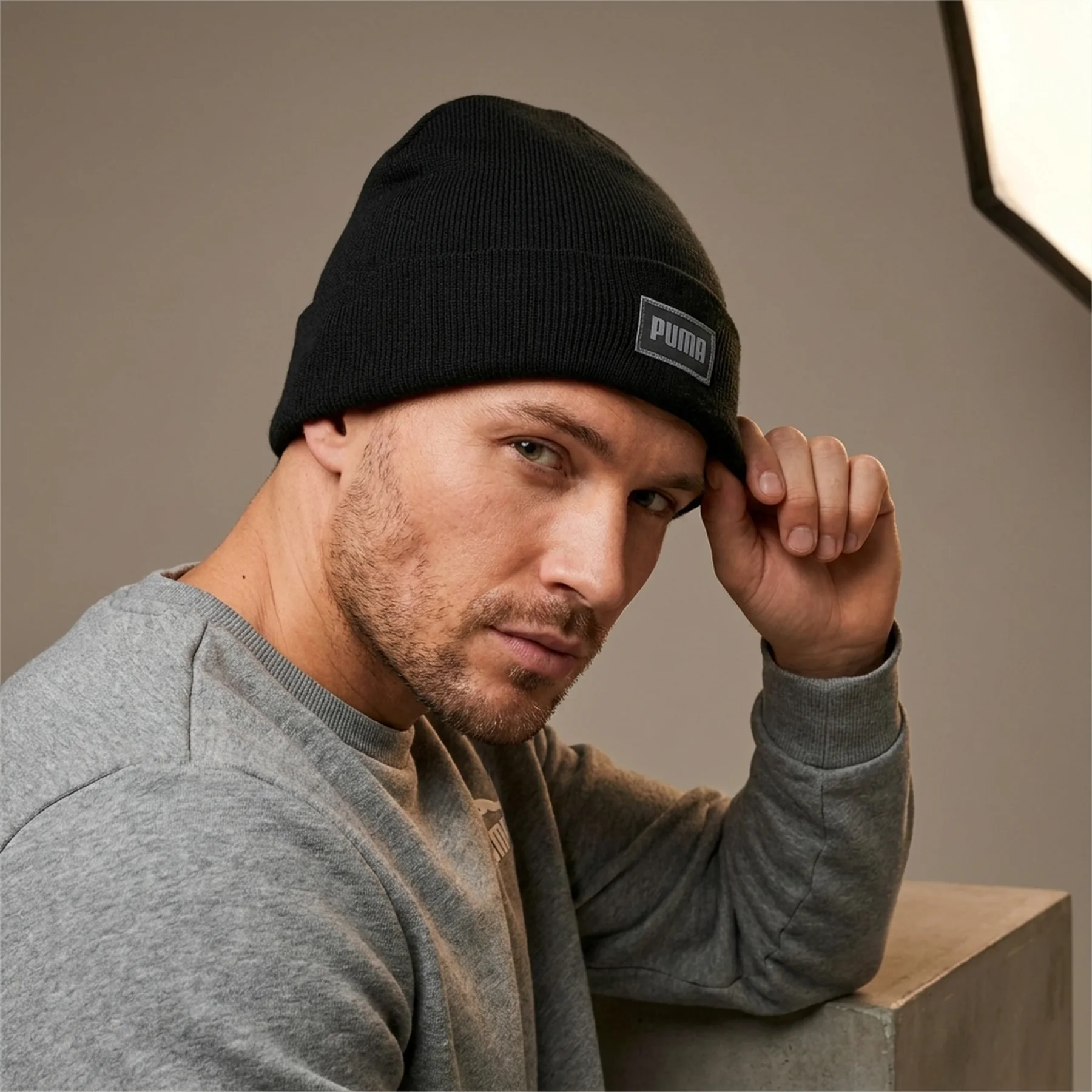 Шапка Puma Classic Cuffed Beanie 025894-01