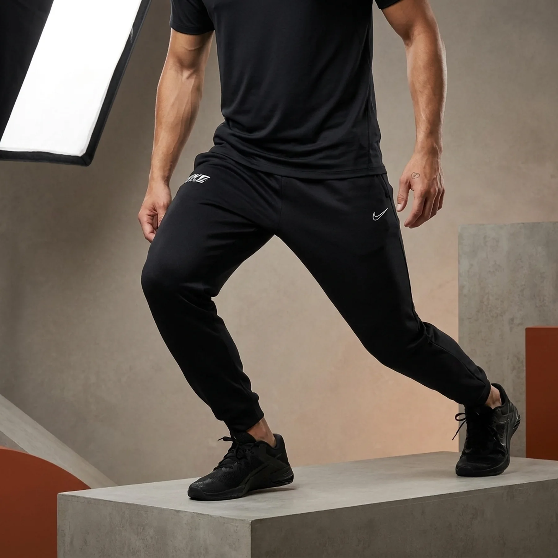 Брюки чоловічі Nike Gfx Tpr Black (FZ1062-010)