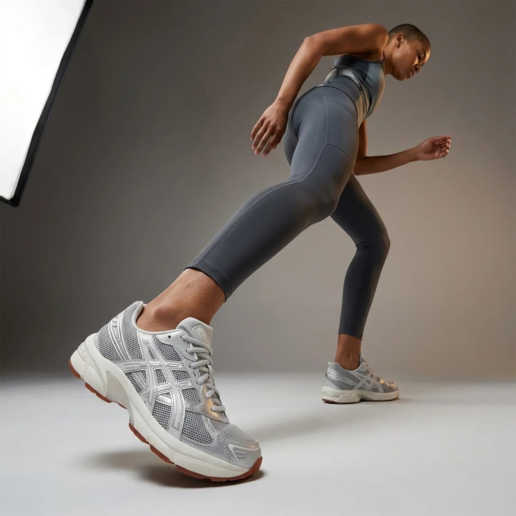 Кросівки жіночі Asics GEL-1160