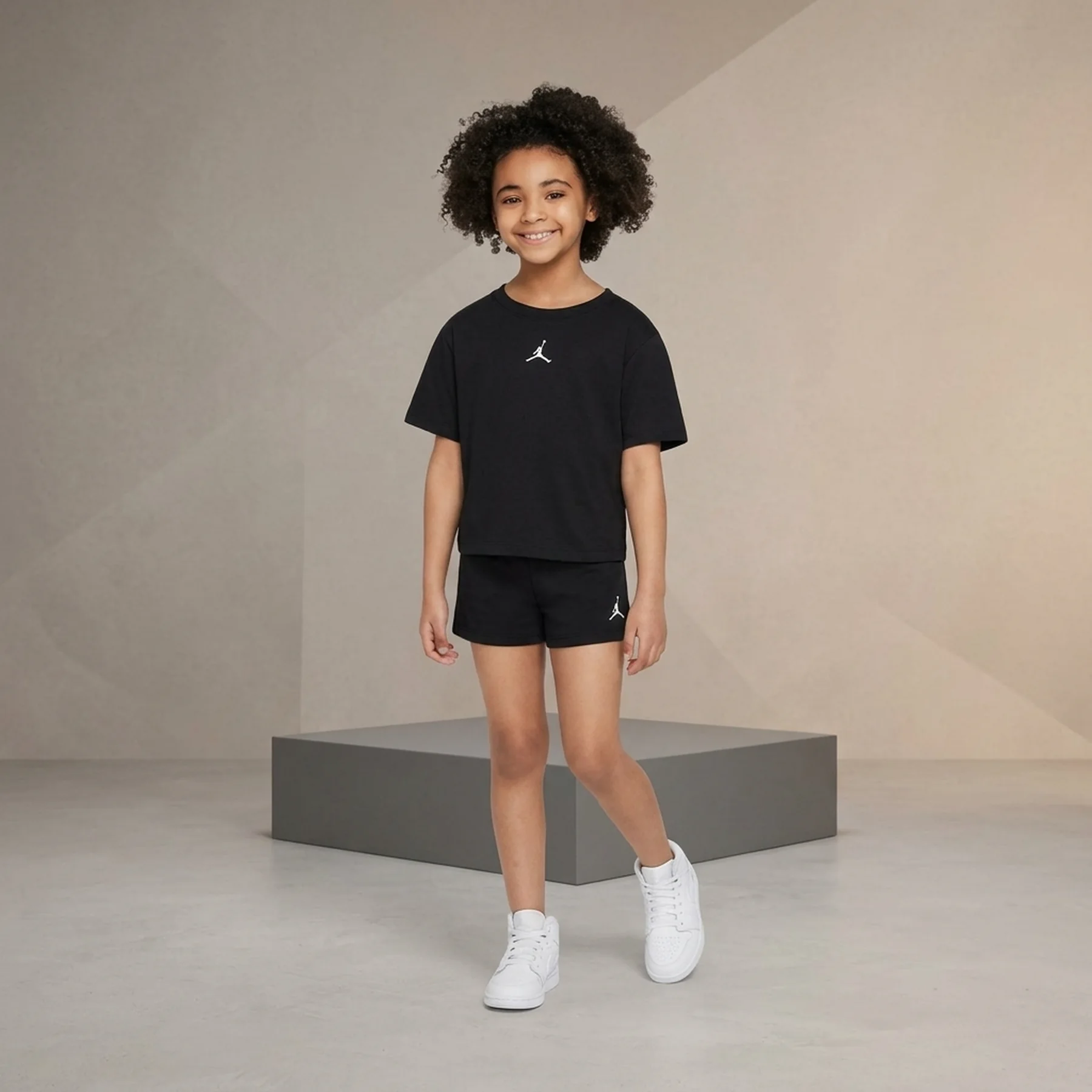 Спортивний костюм дитячий Jordan Essentials Black (35A805-023)