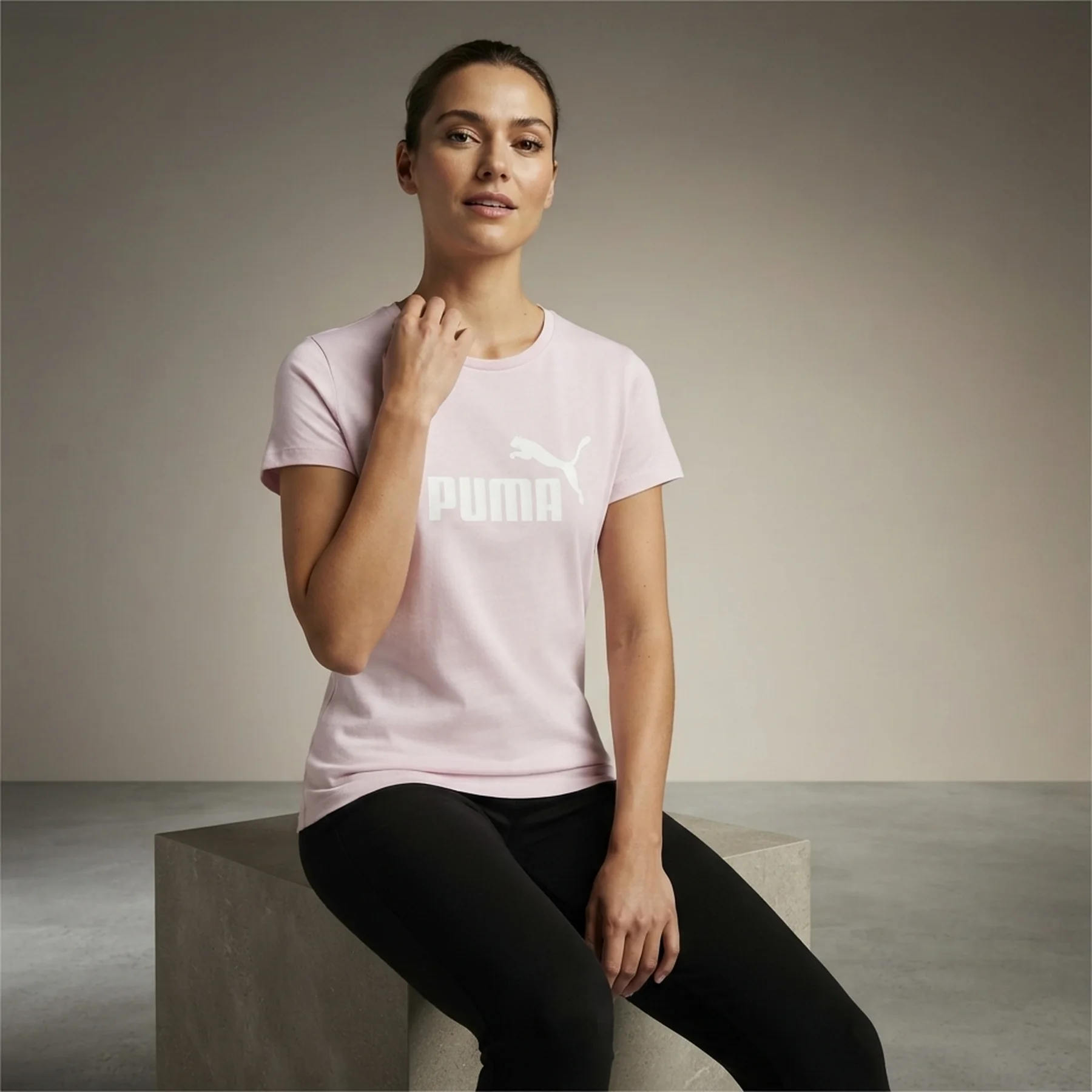 Футболка жіноча Nike Ss Ess Logo Tee G Pink (587029-67)