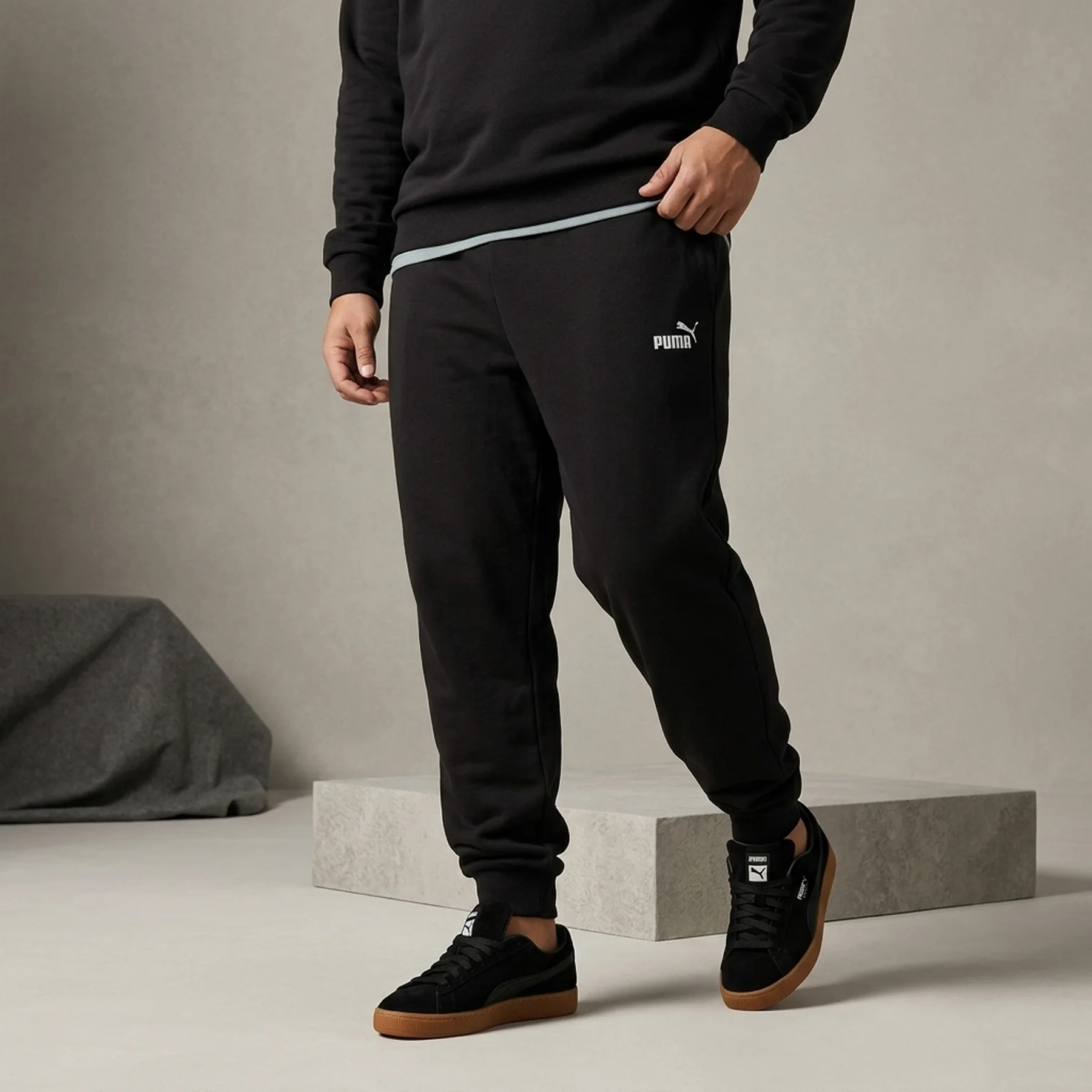 Спортивні штани ESS No. 1 Logo Sweatpants 68260801 Puma XXL Чорний