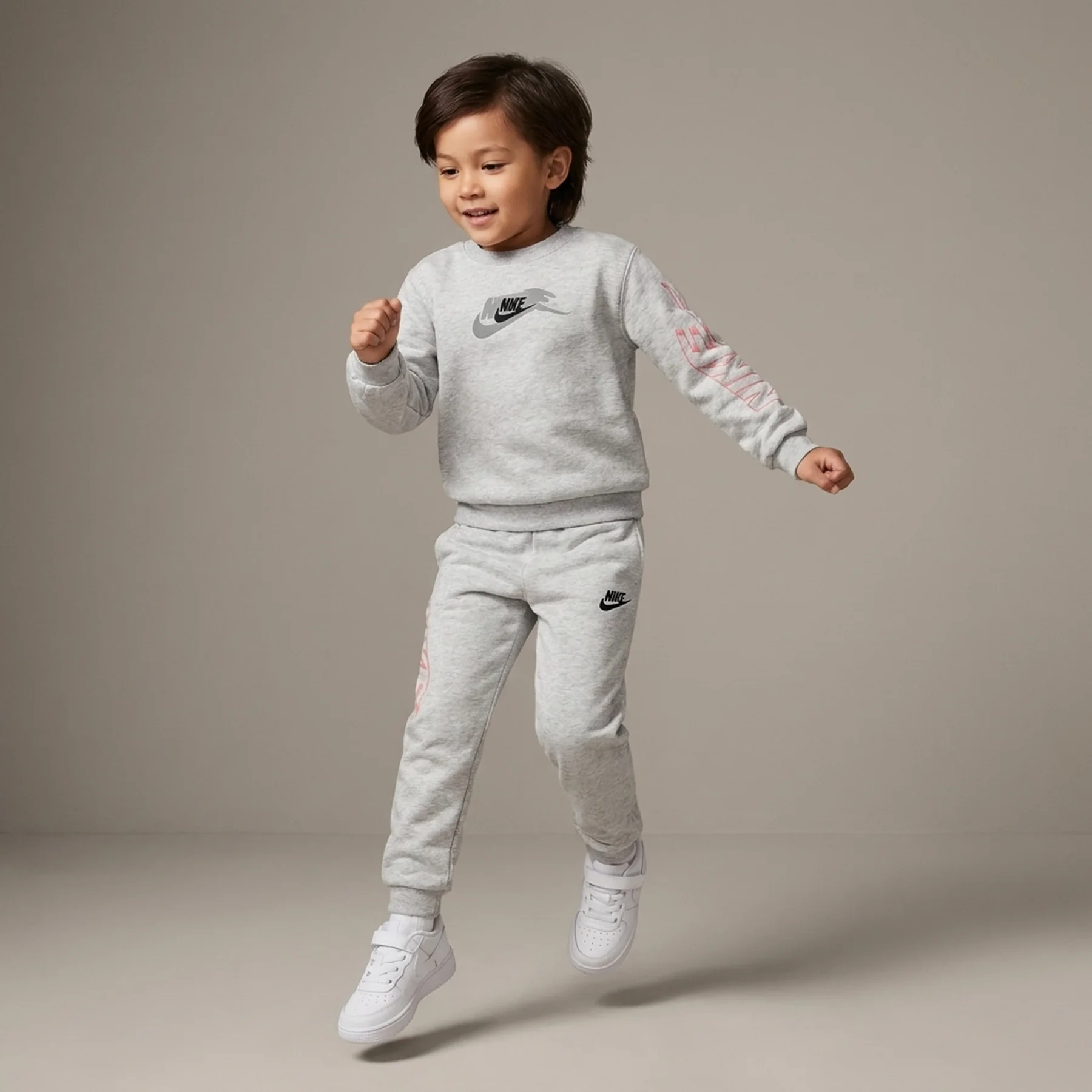 Спортивний костюм дитячий Nike On The Move Crew Set Grey (86M727-X58)