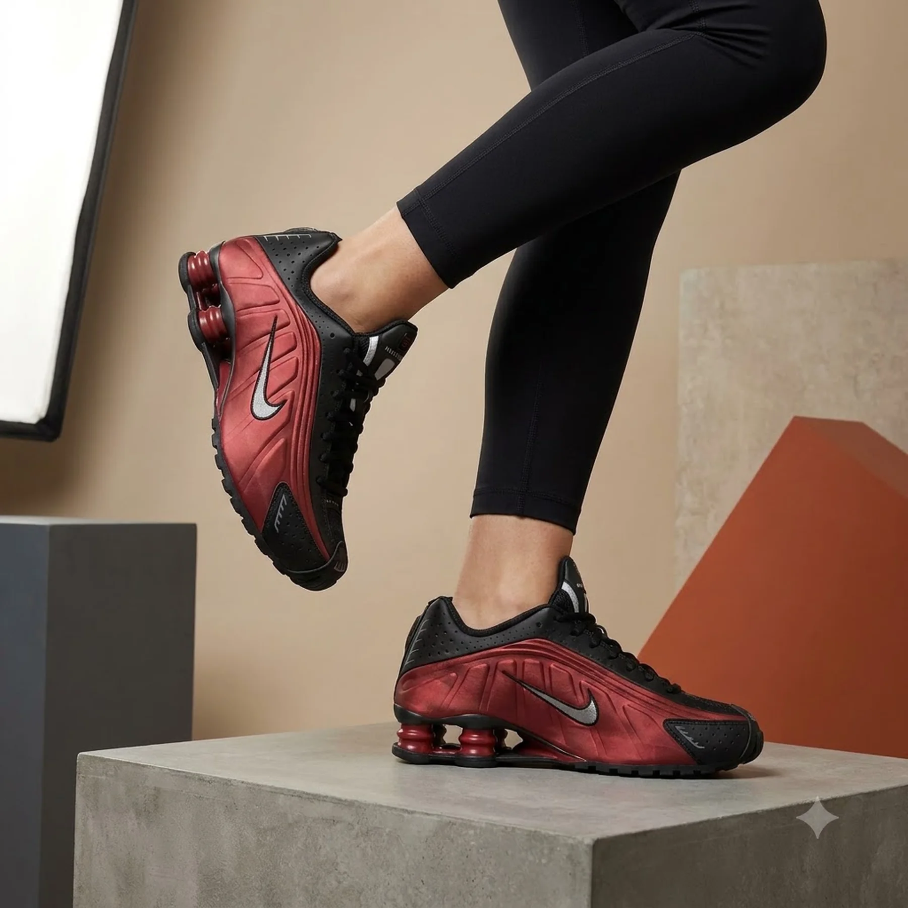 Кросівки жіночі NIKE WMNS SHOX R4 AR3565-009