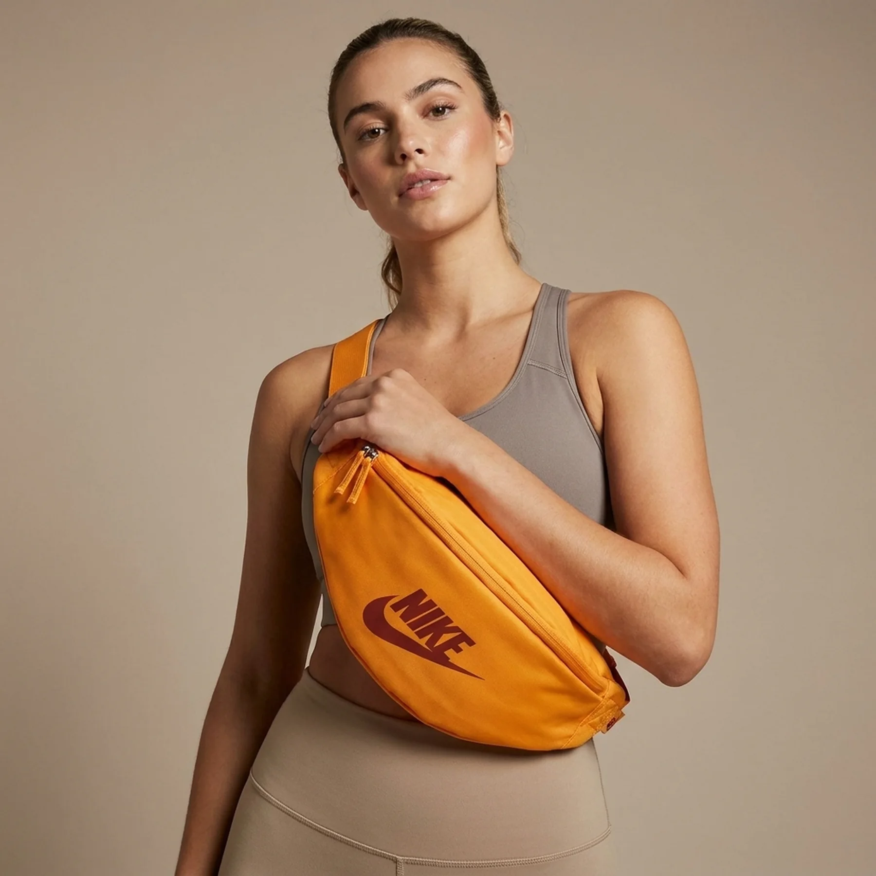 Сумка на пояс Nike NK HERITAGE WAISTPACK - FA21