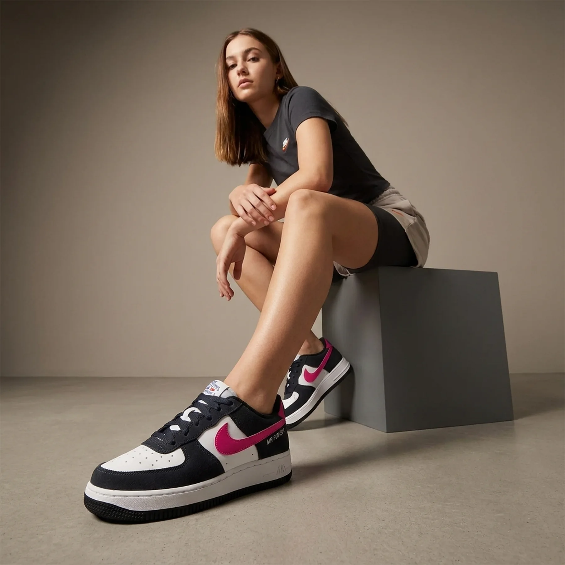 Кросівки жіночі Nike Air Force 1 Lv8(Gs) (DH9597-003)