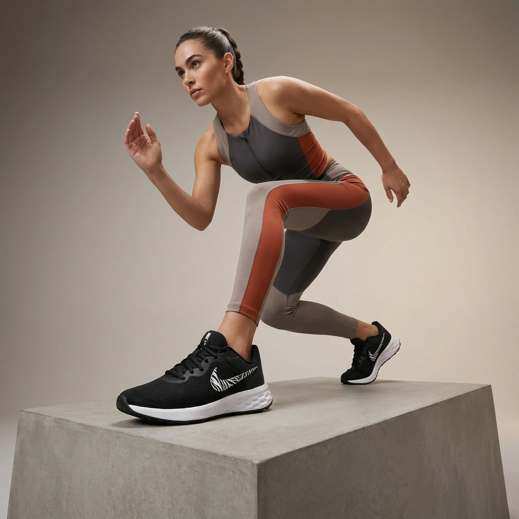 Кросівки жіночі Nike Revolution 6 Nn Prm (DR9960-001)