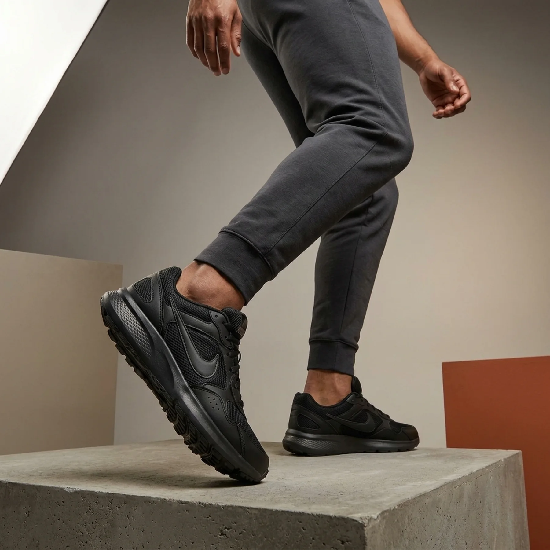 Кросівки унісекс Nike Ava Rover (DX4215-005)