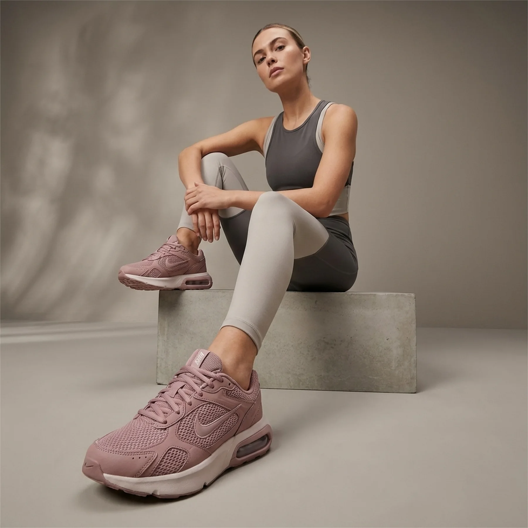 Кросівки Nike Air Max Moto 2K Burgundy Crush