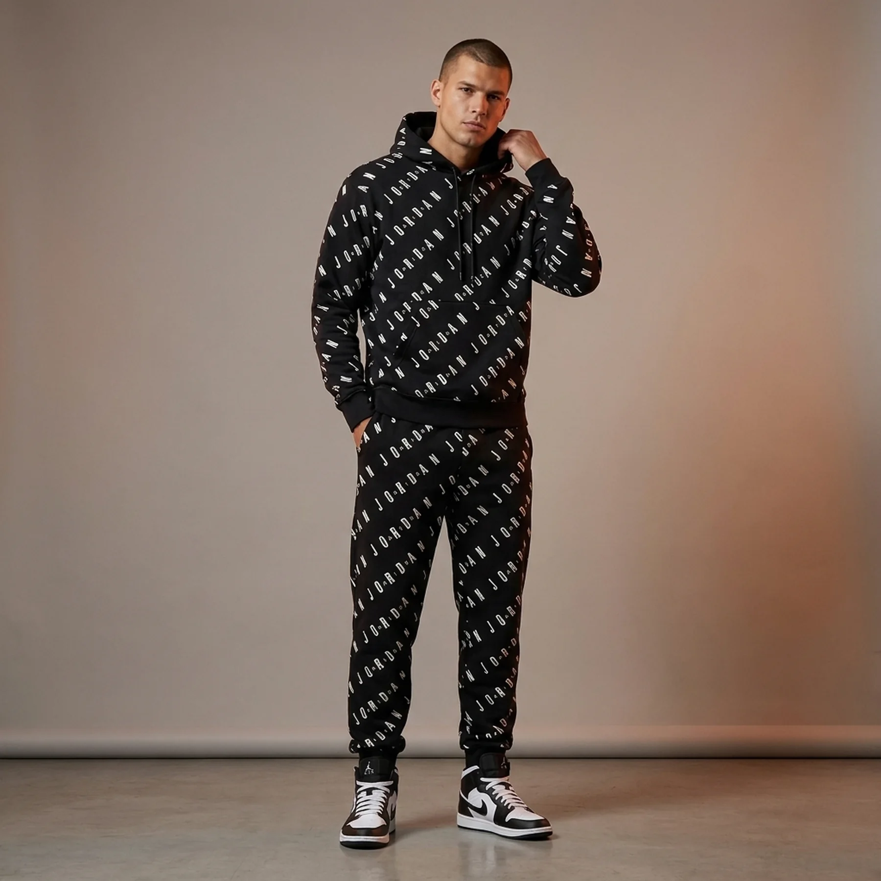 Бомбер чоловічий Jordan Essentials Aop Fleece Pullover (DV7640-010)