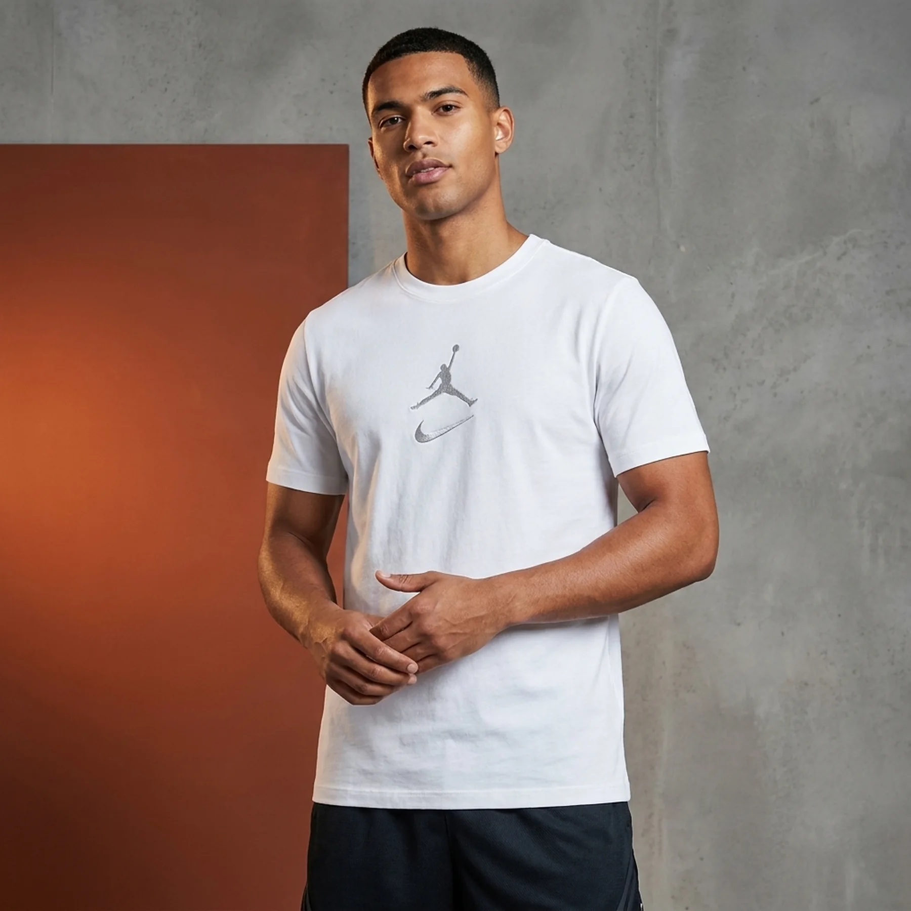 Футболка чоловіча JORDAN M J MVP JUMPMAN SS CREW IB7522-100