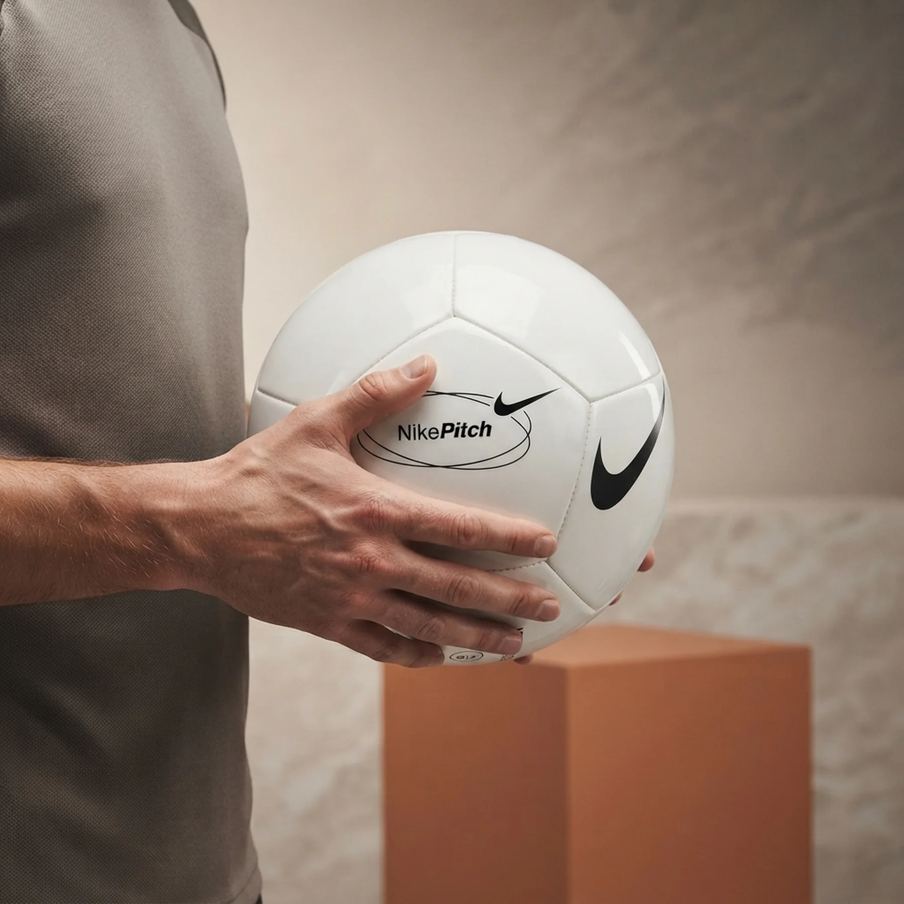 Футбольний м'яч Nike Pitch Team 25 White (HV6337-100)