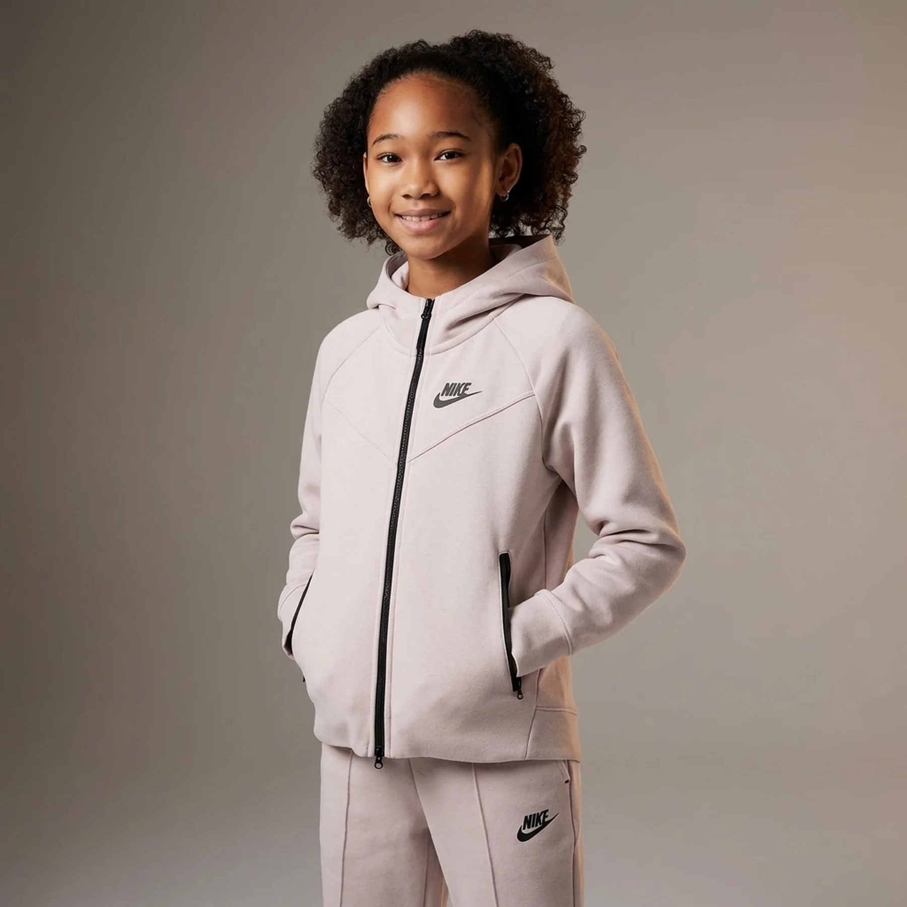 Светр підлітковий Nike Nsw Tech Fleece Hd Fz Ls (FD2979-019)