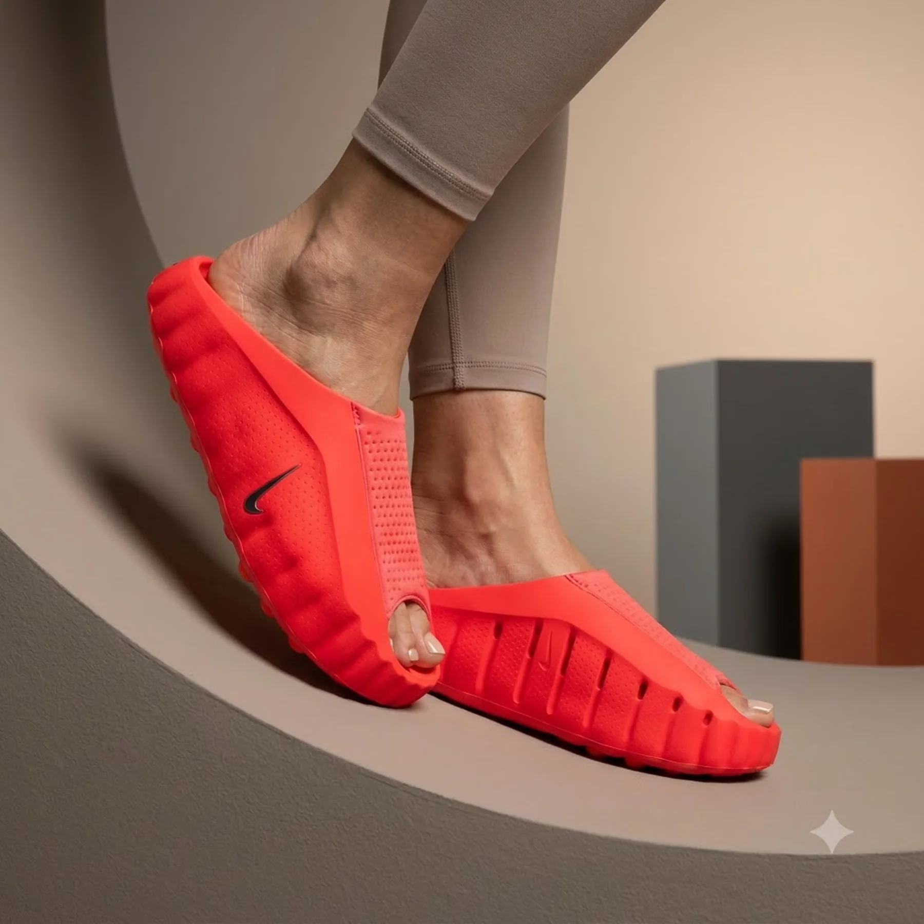 Жіночі тапочки Wmns Nike Mind 001 Mule 'Solar Red'