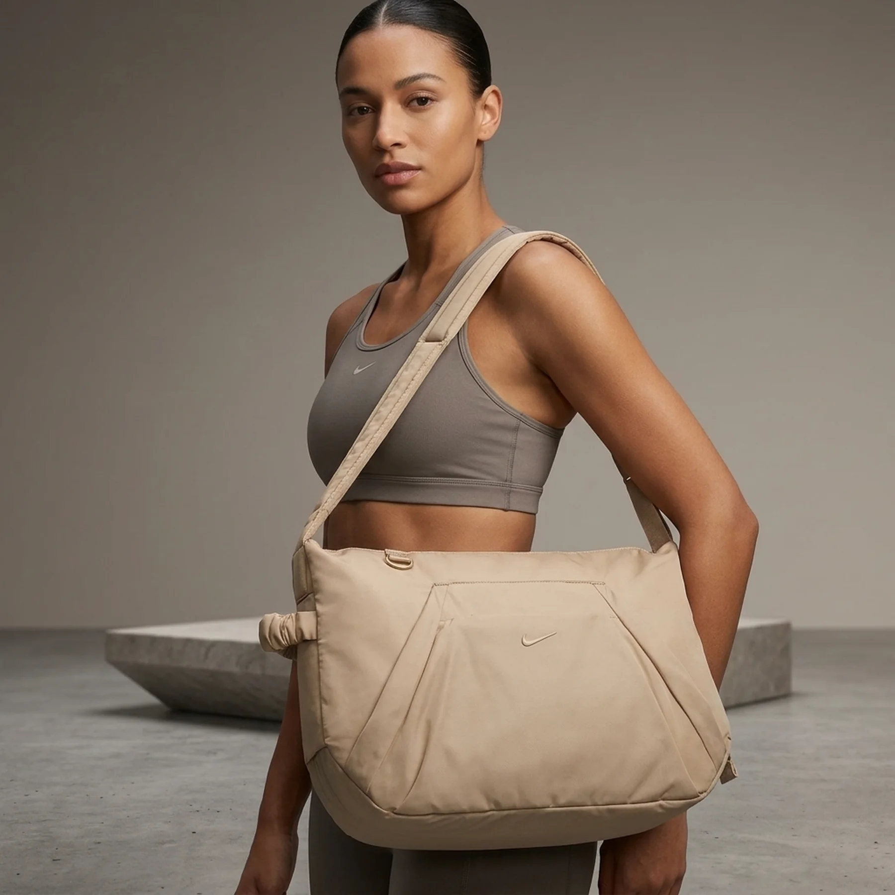Сумка на плече Nike Tote Bag (HV1193-200)