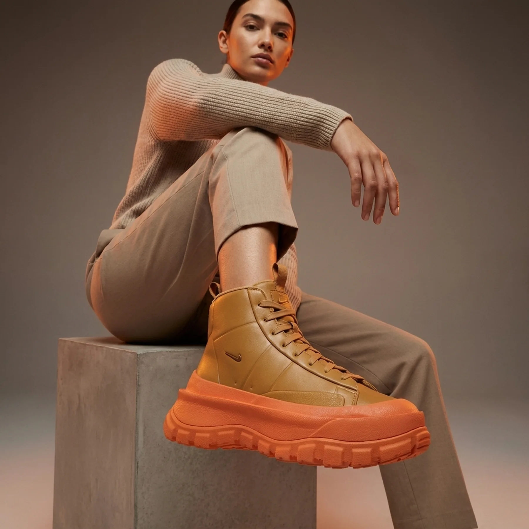 Кросівки W Nike Blazer Roam Mid Winterized