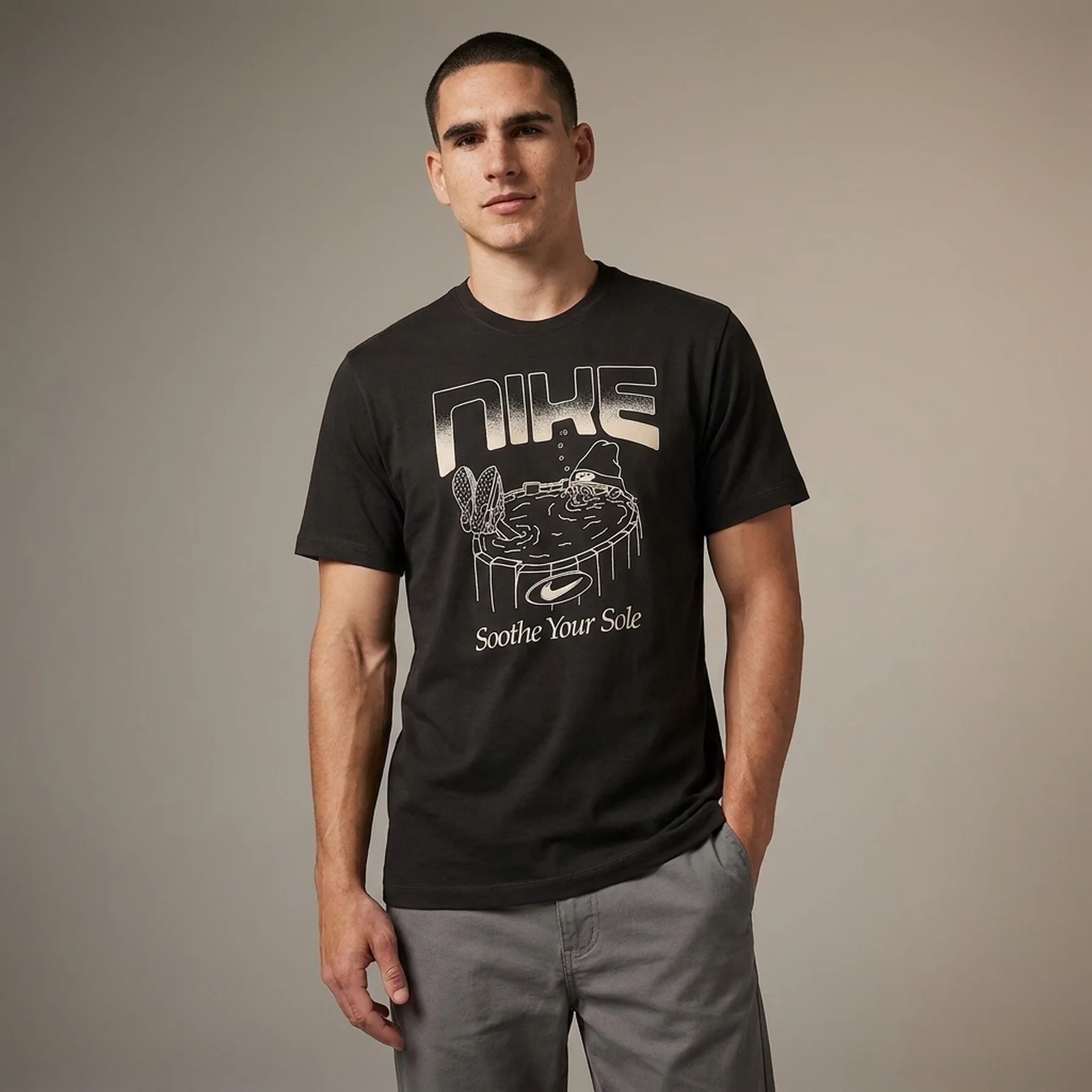 Футболка чоловіча Nike Graphics HQ9264-045