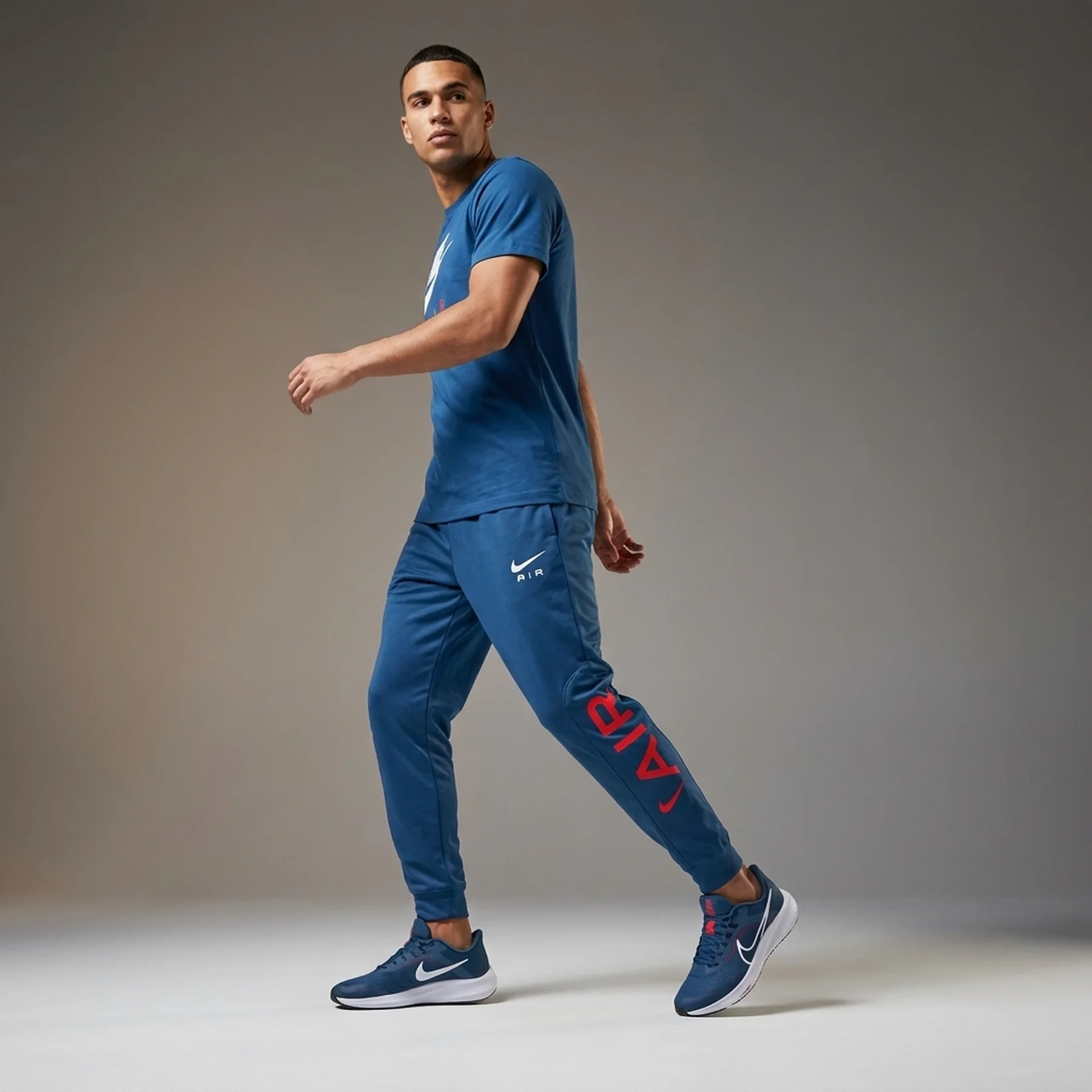 Брюки чоловічі Nike Sportswear Air Run Blue (HM0189-411)