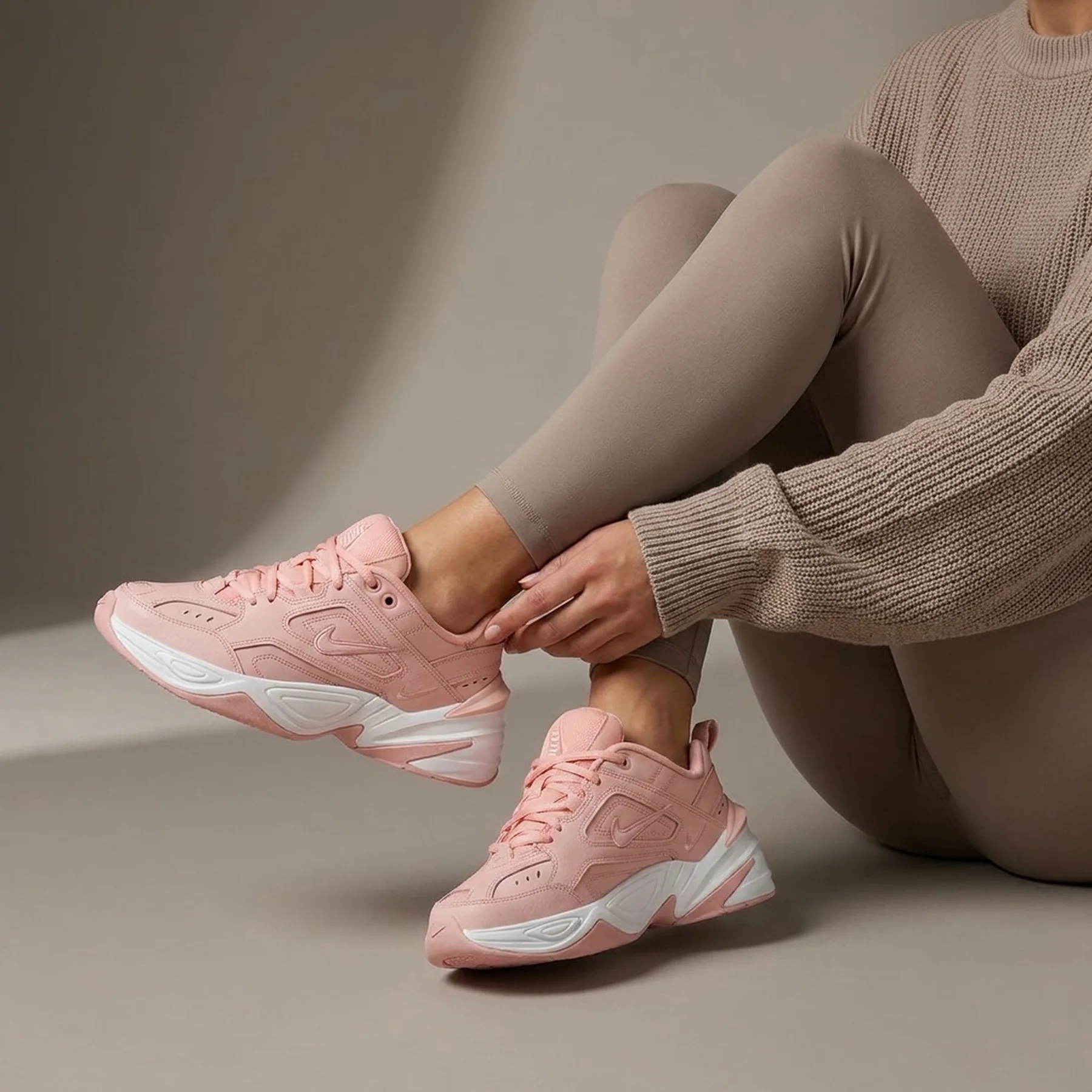 Кросівки жіночі Nike M2K Tekno