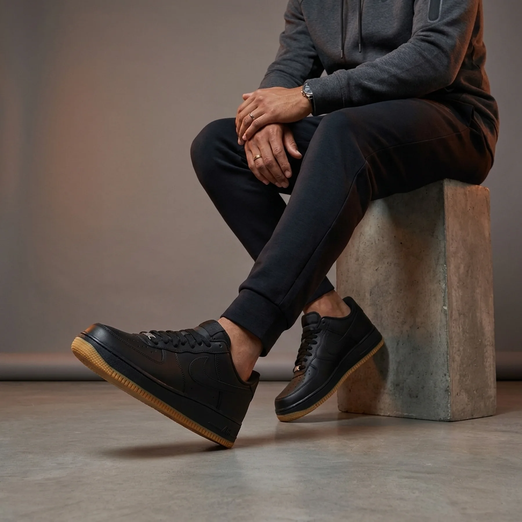 Кросівки чоловічі Nike Air Force 1 '07 (DZ4404-001)
