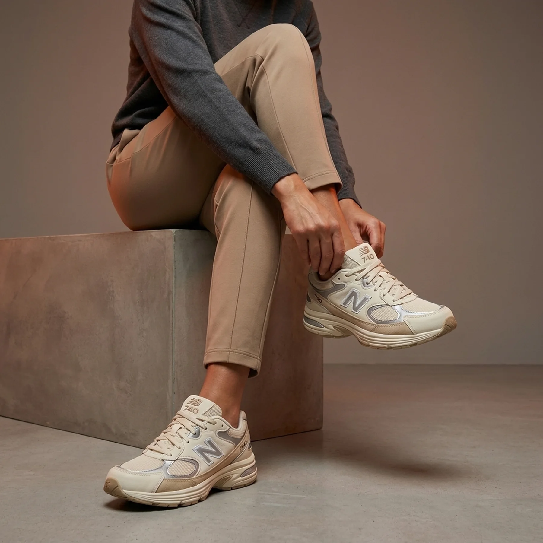 Кросівки унісекс New Balance 740 Lunar New Year (U740LN1)