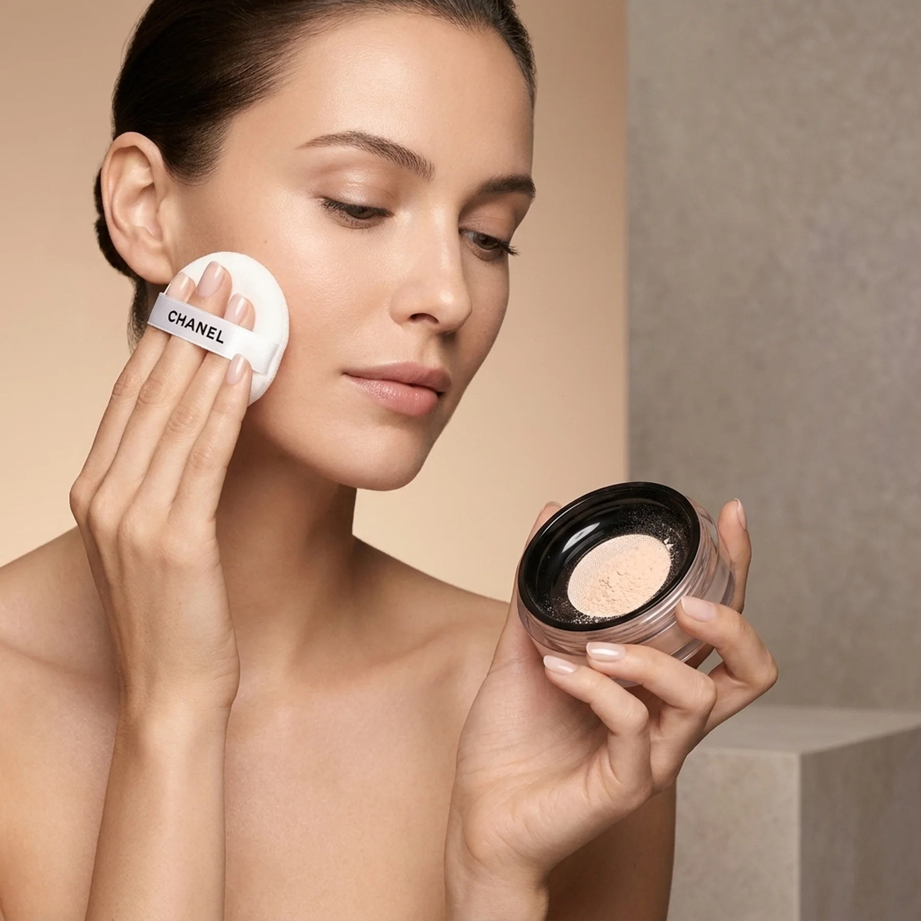 Пудра CHANEL Poudre Universelle Libre Natural Finish Loose Powder On-The-Go Format 6 г 30 MEDIUM