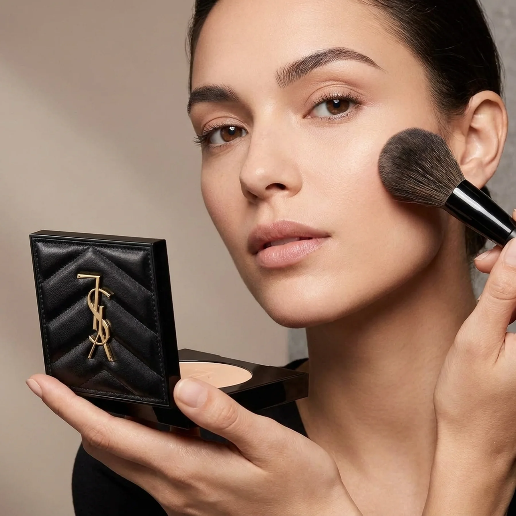 Пудра для лица Yves Saint Laurent All Hours Hyper Finish 7.5 г 01