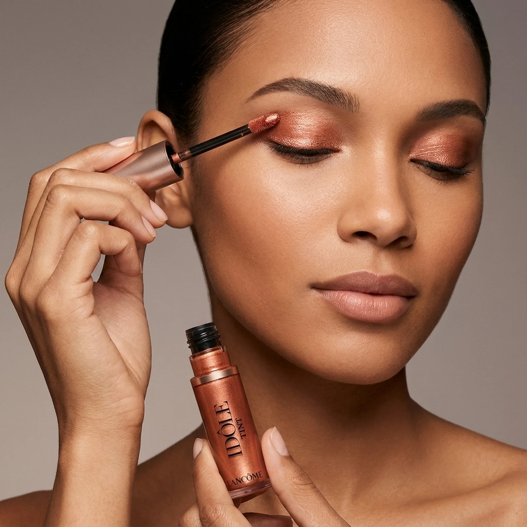 Жидкие тени Lancome Idole Tint Liquid Eye-blusher 7 мл 03 Hot Lava