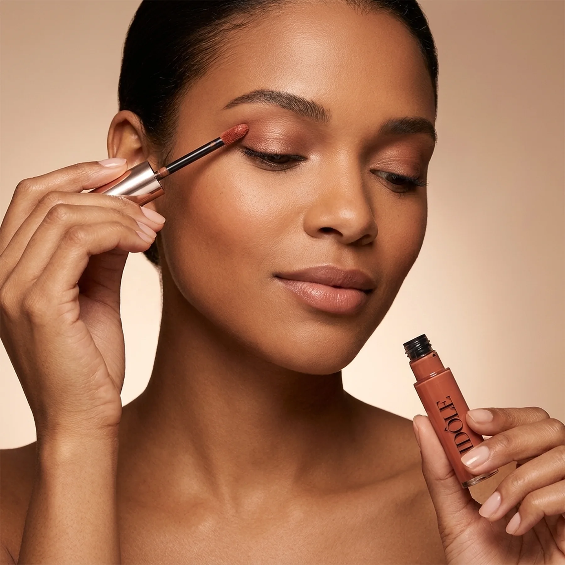 Жидкие тени Lancome Idole Tint Liquid Eye-blusher 7 мл 04 Sienna