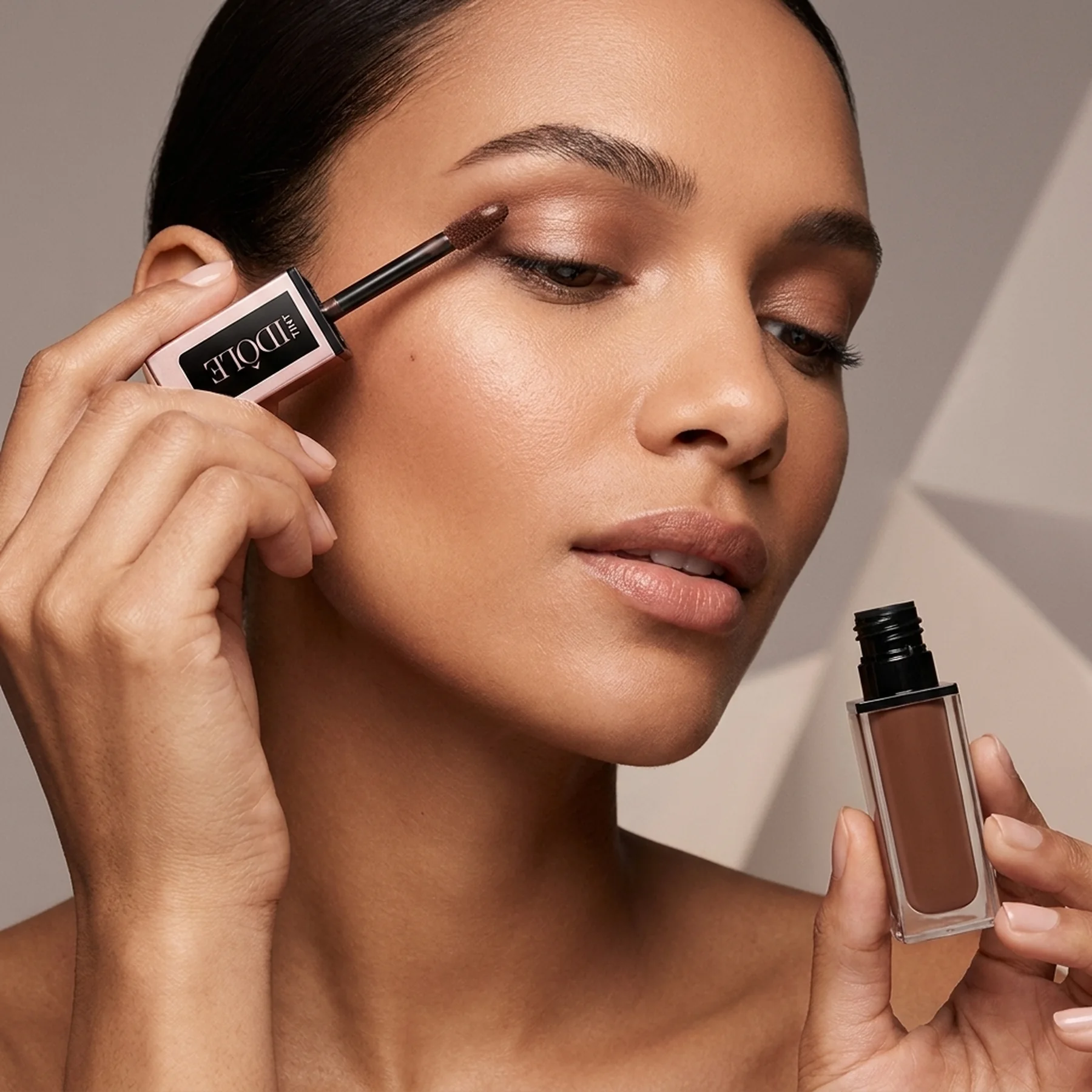 Жидкие тени Lancome Idole Tint Liquid Eye-blusher 7 мл 11 Rich Espresso