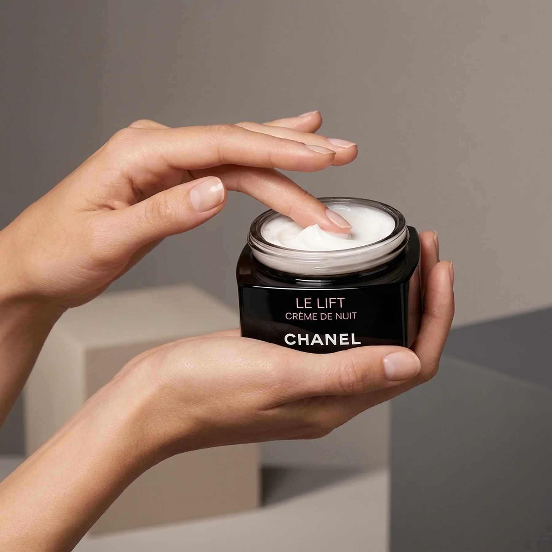 Разглаживание – Повышение Упругости – Эффект Обновленной Кожи CHANEL Le Lift Creme De Nuit 50 мл