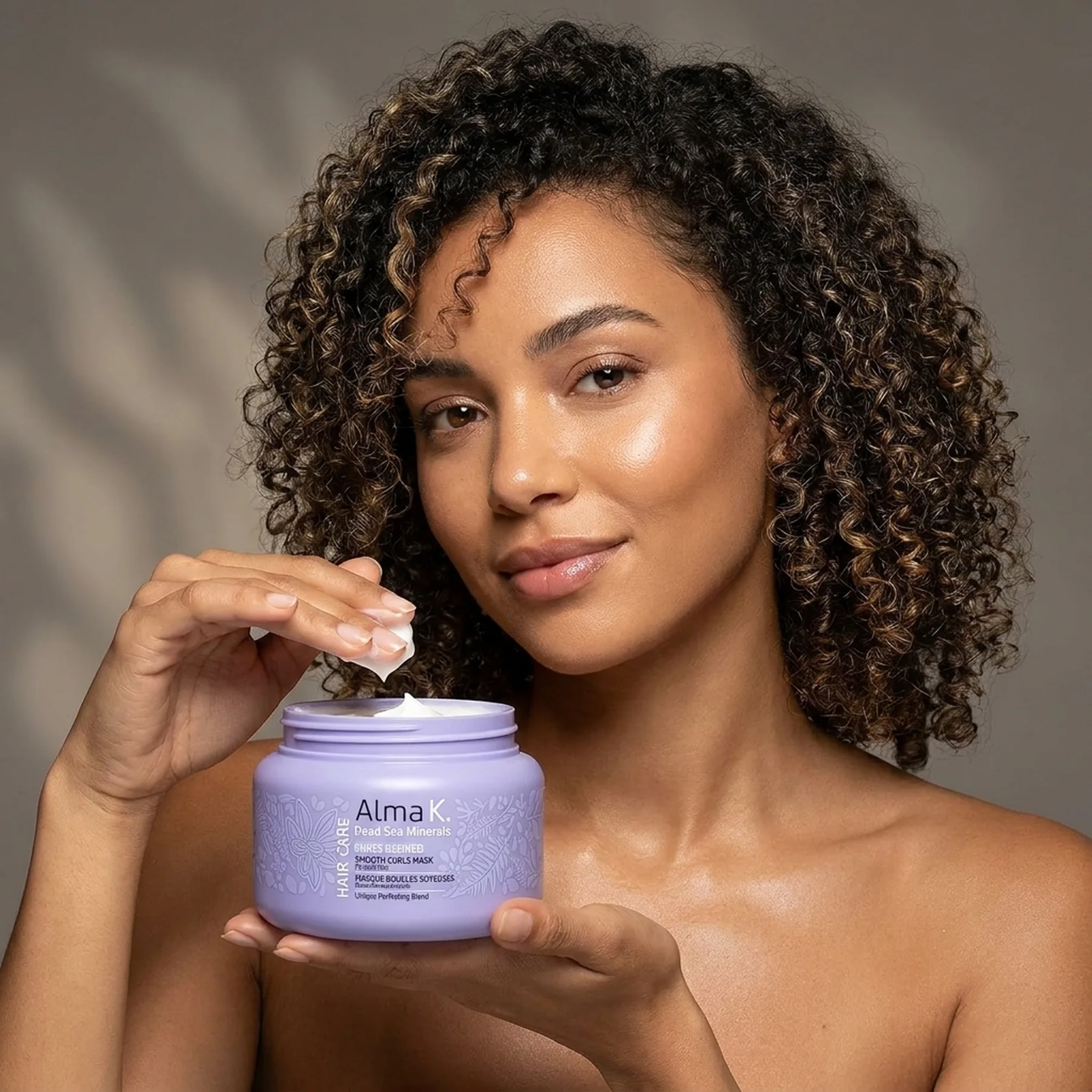 Разглаживающая маска для вьющихся волос Alma K Smooth Curls Mask 200 мл