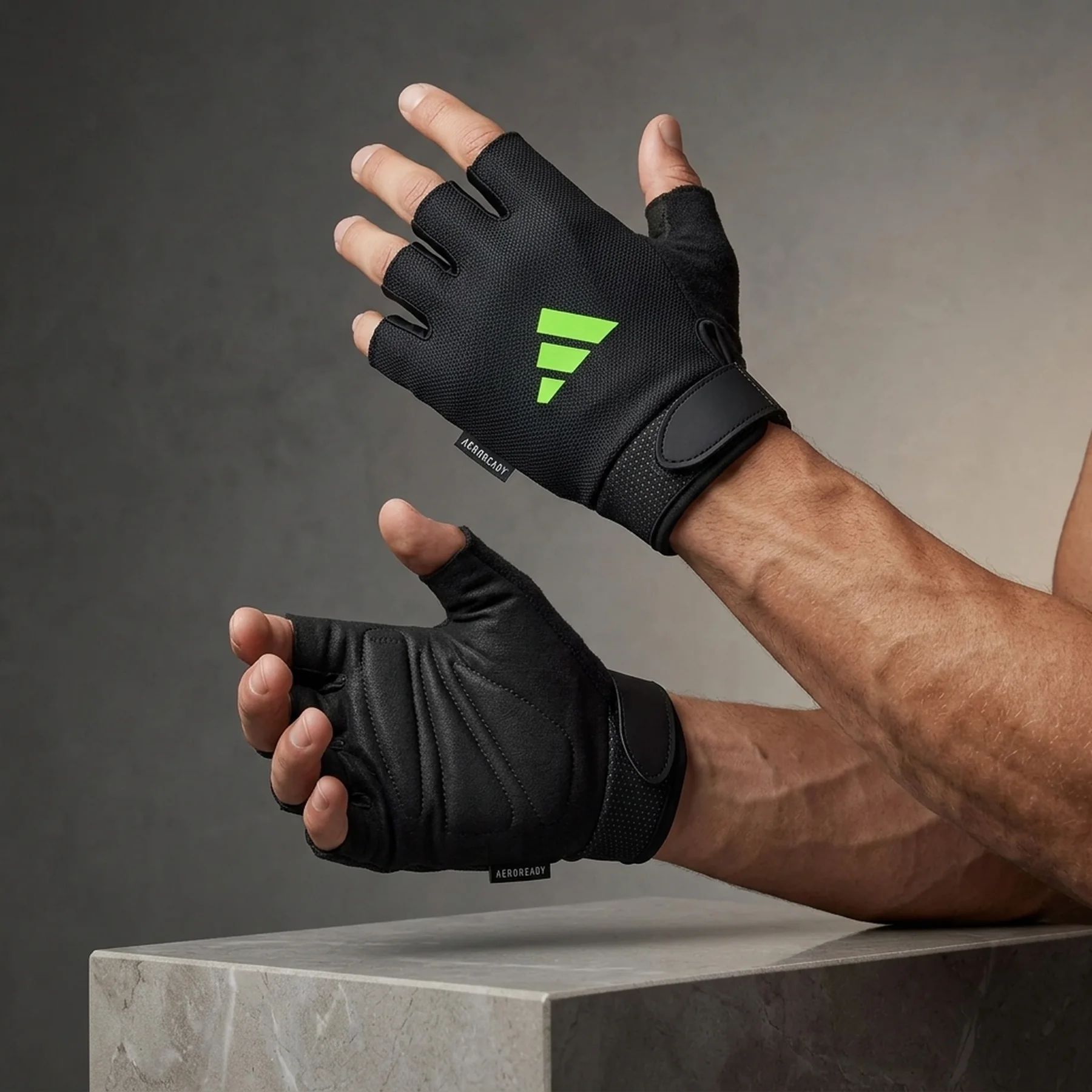 Рукавиці для тренінгу Adidas Essential Adjustable Gloves,M (ADGB-12454-NL)
