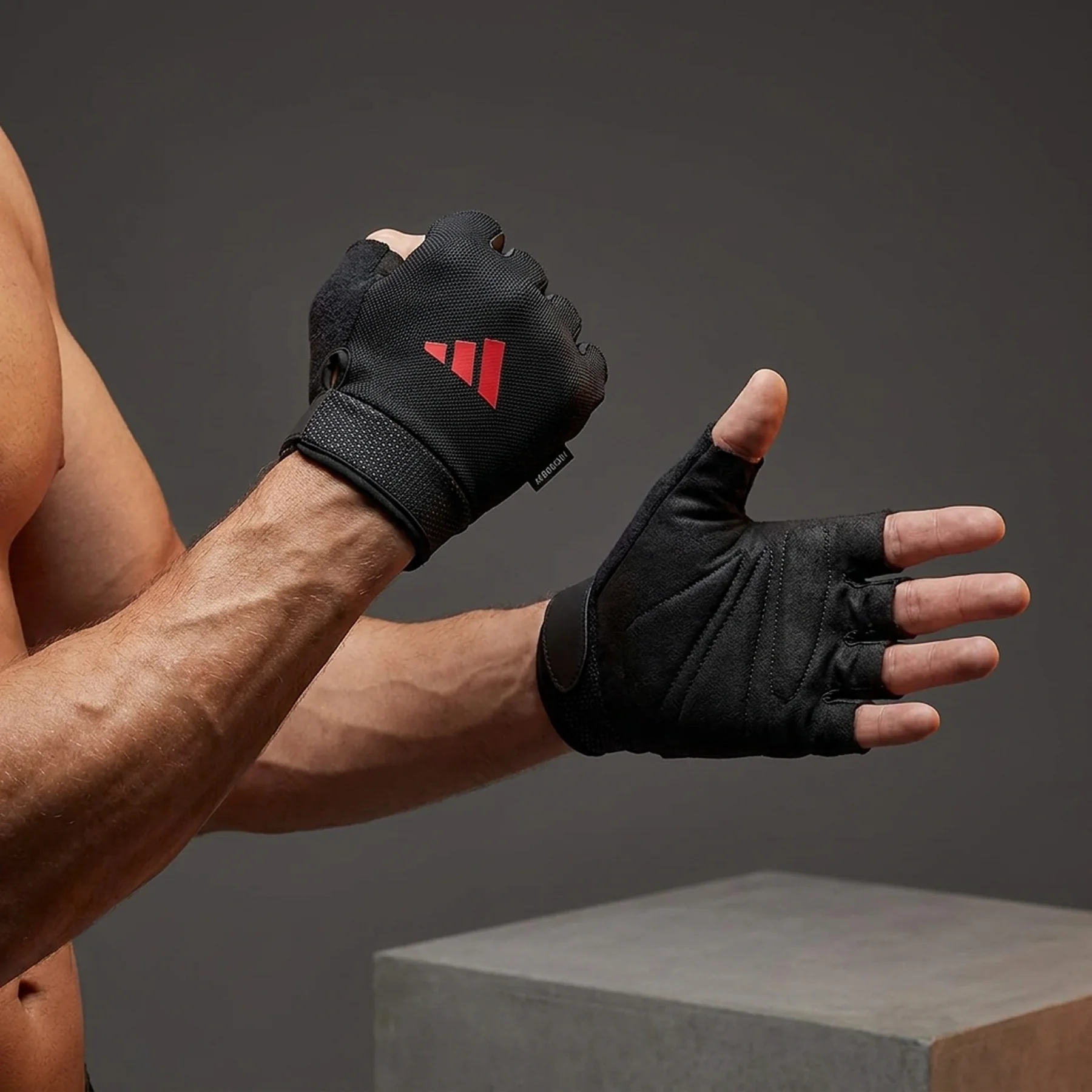 Рукавиці для тренінгу Adidas Essential Adjustable Gloves,Xl (ADGB-12416-NL)