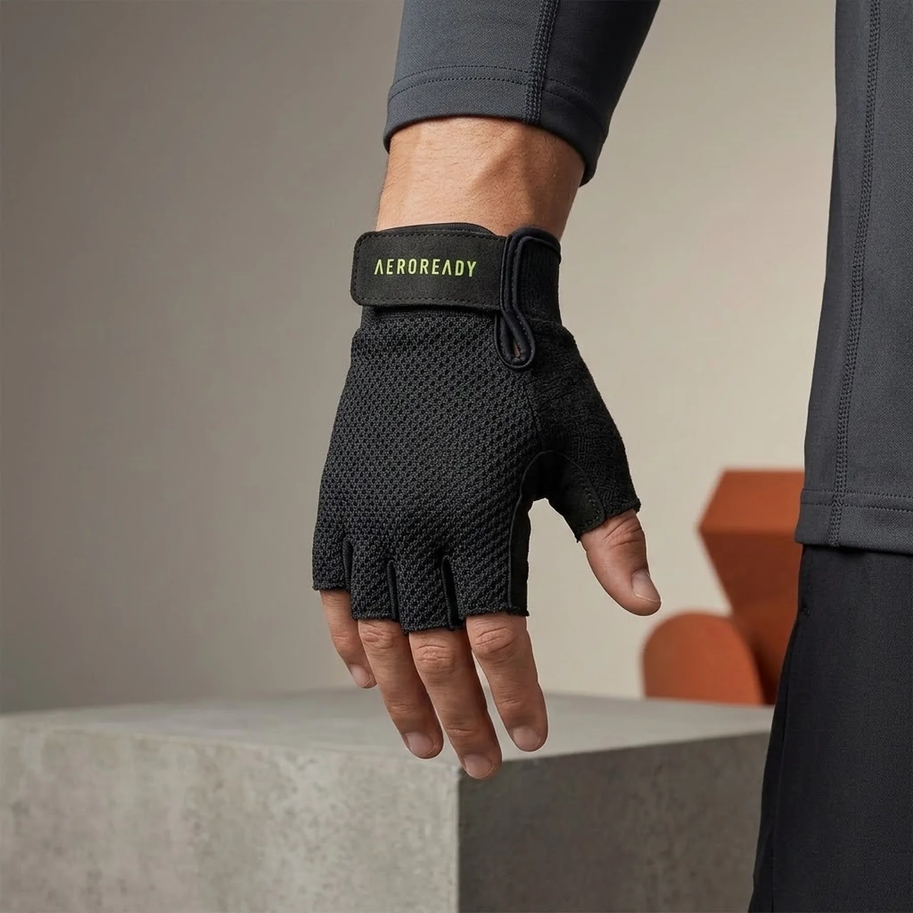 Рукавиці для тренінгу Adidas Essential Training Gloves (ADGB-15000GN)