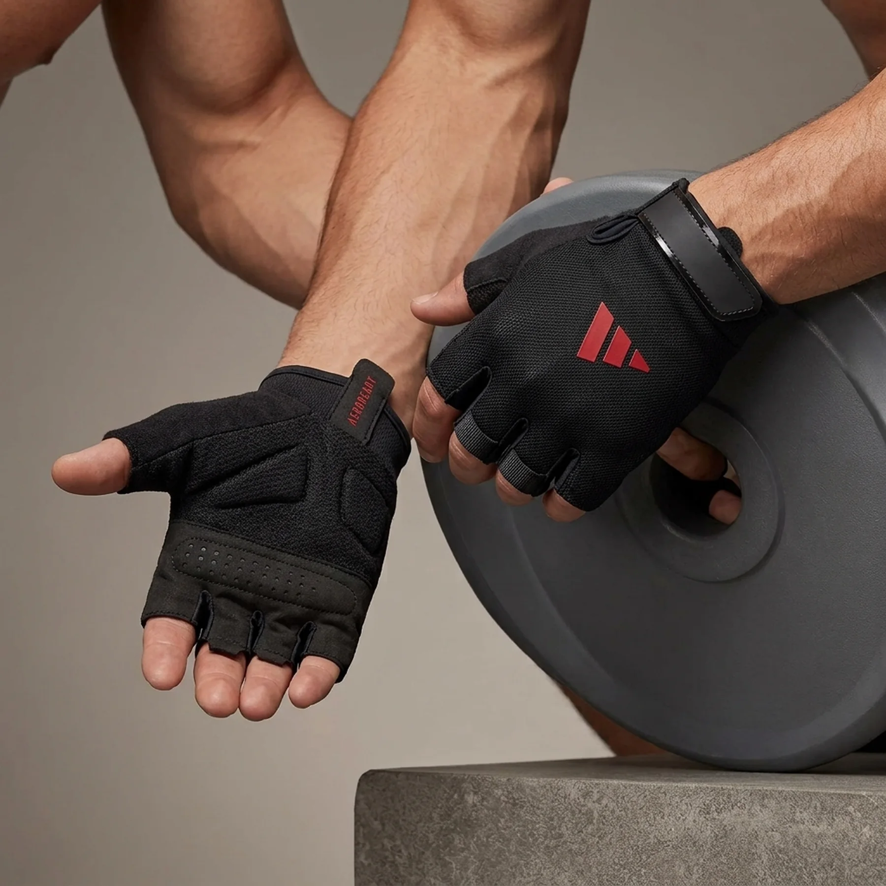 Рукавиці для тренінгу Adidas Essential Training Gloves (ADGB-15001RD)