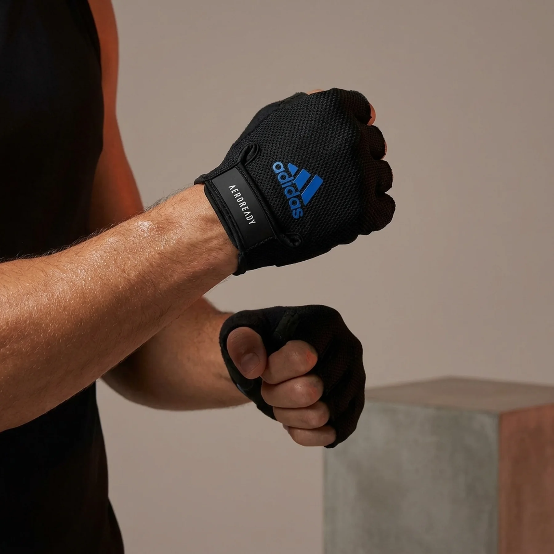 Рукавиці для тренінгу Adidas Essential Training Gloves (ADGB-15003BL)
