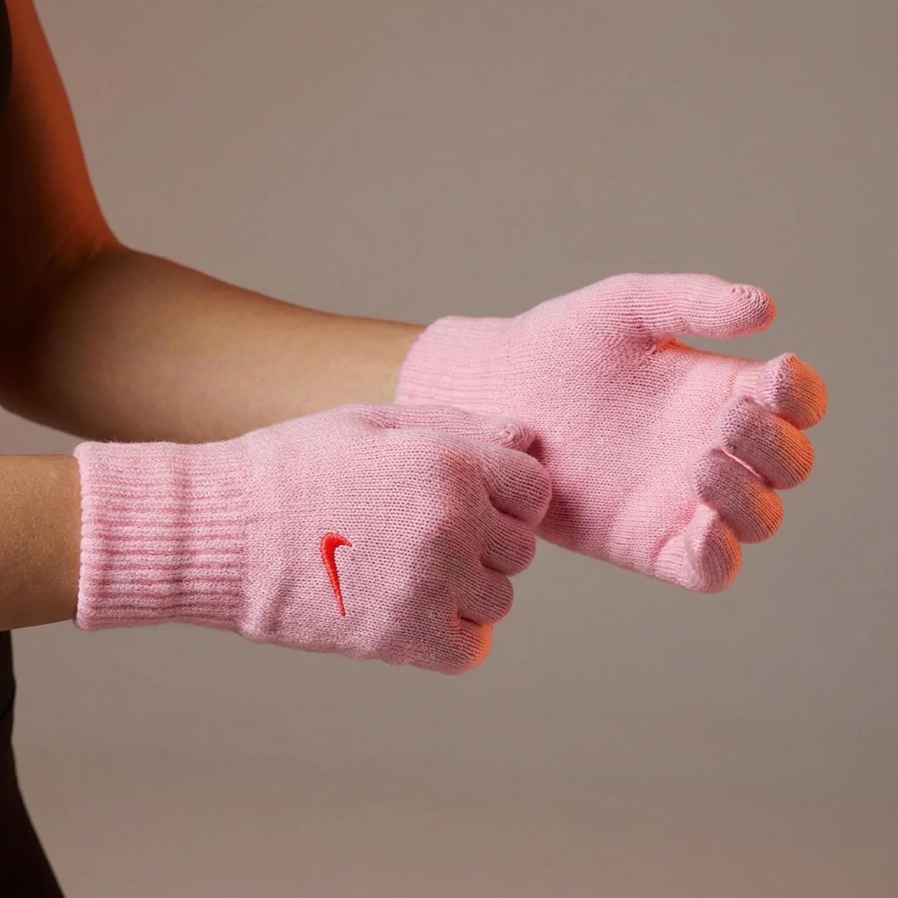 Рукавиці Nike Y Knit Swoosh Tg 2.0 (N.100.0667.634.SM)