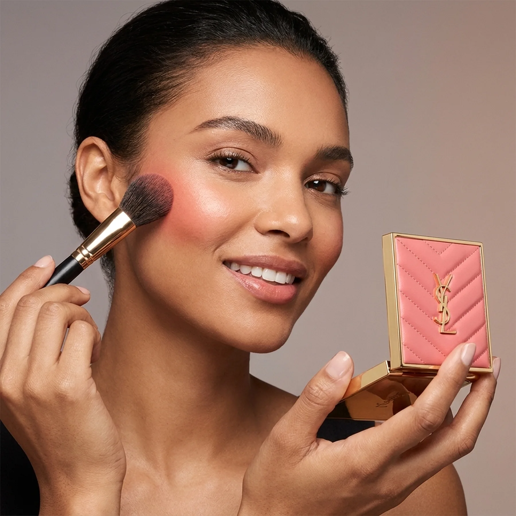 Румяна Yves Saint Laurent Make Me Blush Bold Blurring Blush 57 Coral Clash