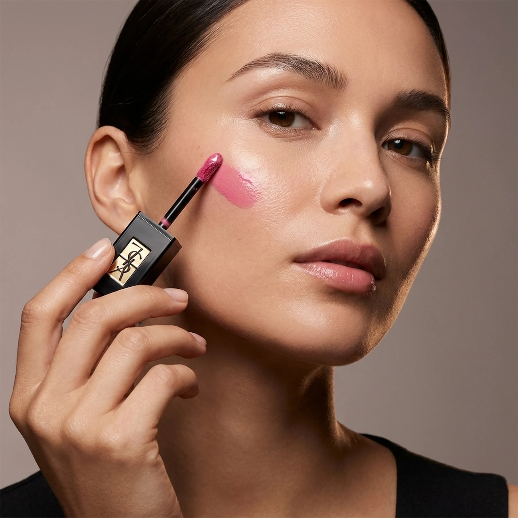 Румяна Yves Saint Laurent Make Me Blush Liquid Blush 15 мл 66 Fushsia Fling