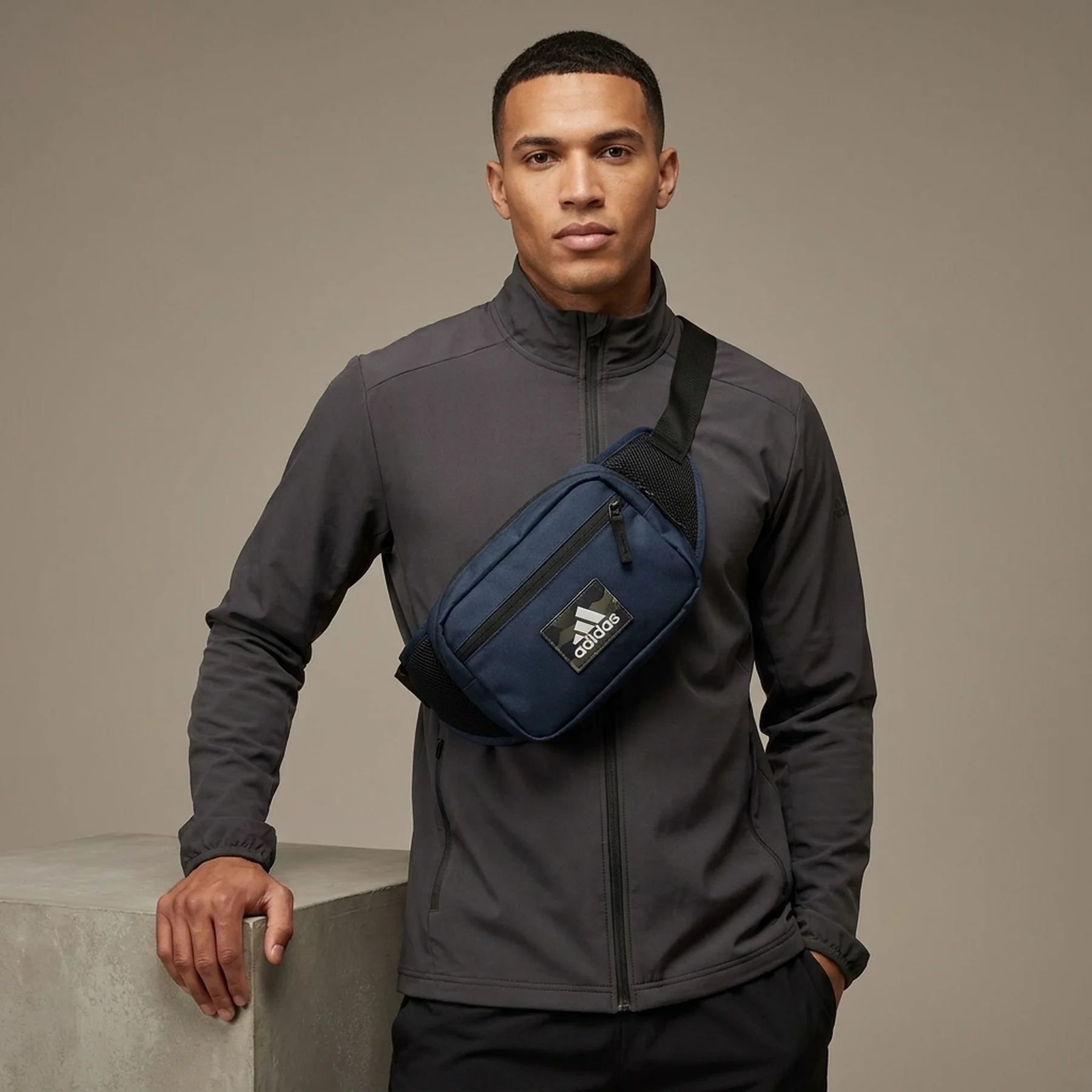 Сумка Adidas UTILITY SMALL темно-синій 19 х 12 см (JY7660)